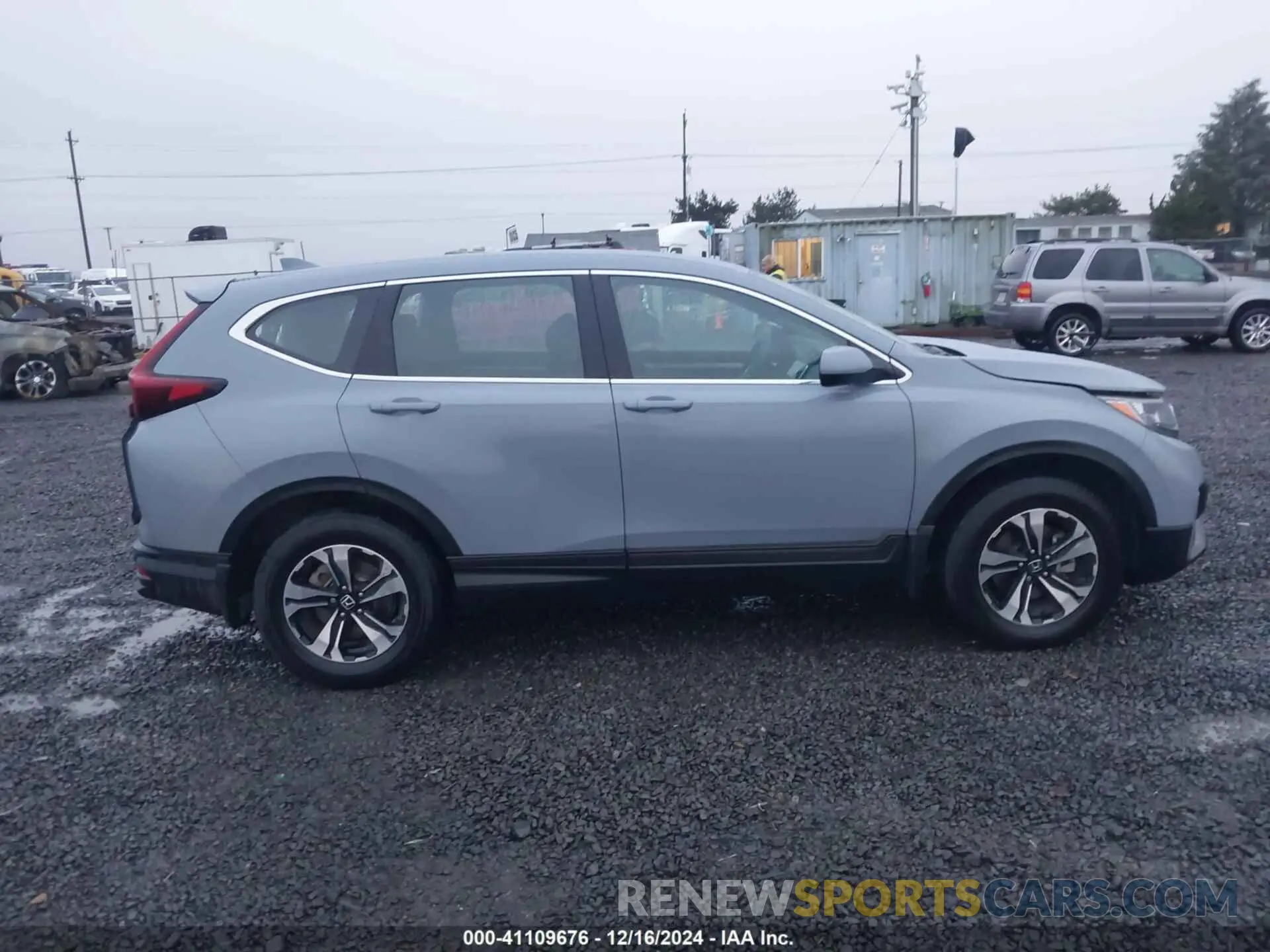 13 Photograph of a damaged car 2HKRW2H75NH622140 HONDA CR-V 2022