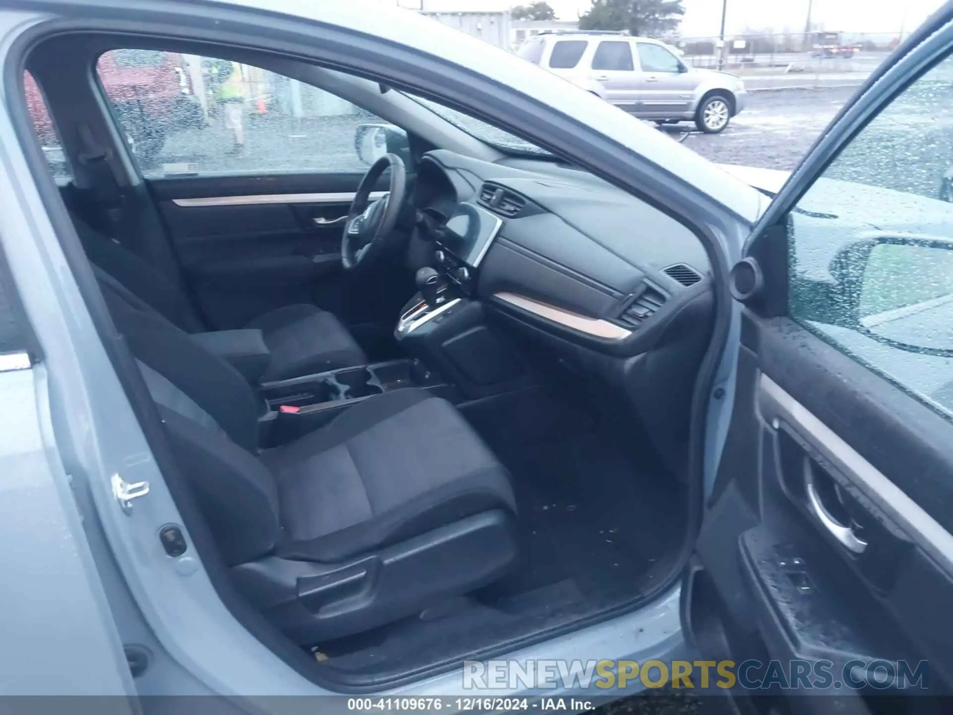 5 Photograph of a damaged car 2HKRW2H75NH622140 HONDA CR-V 2022