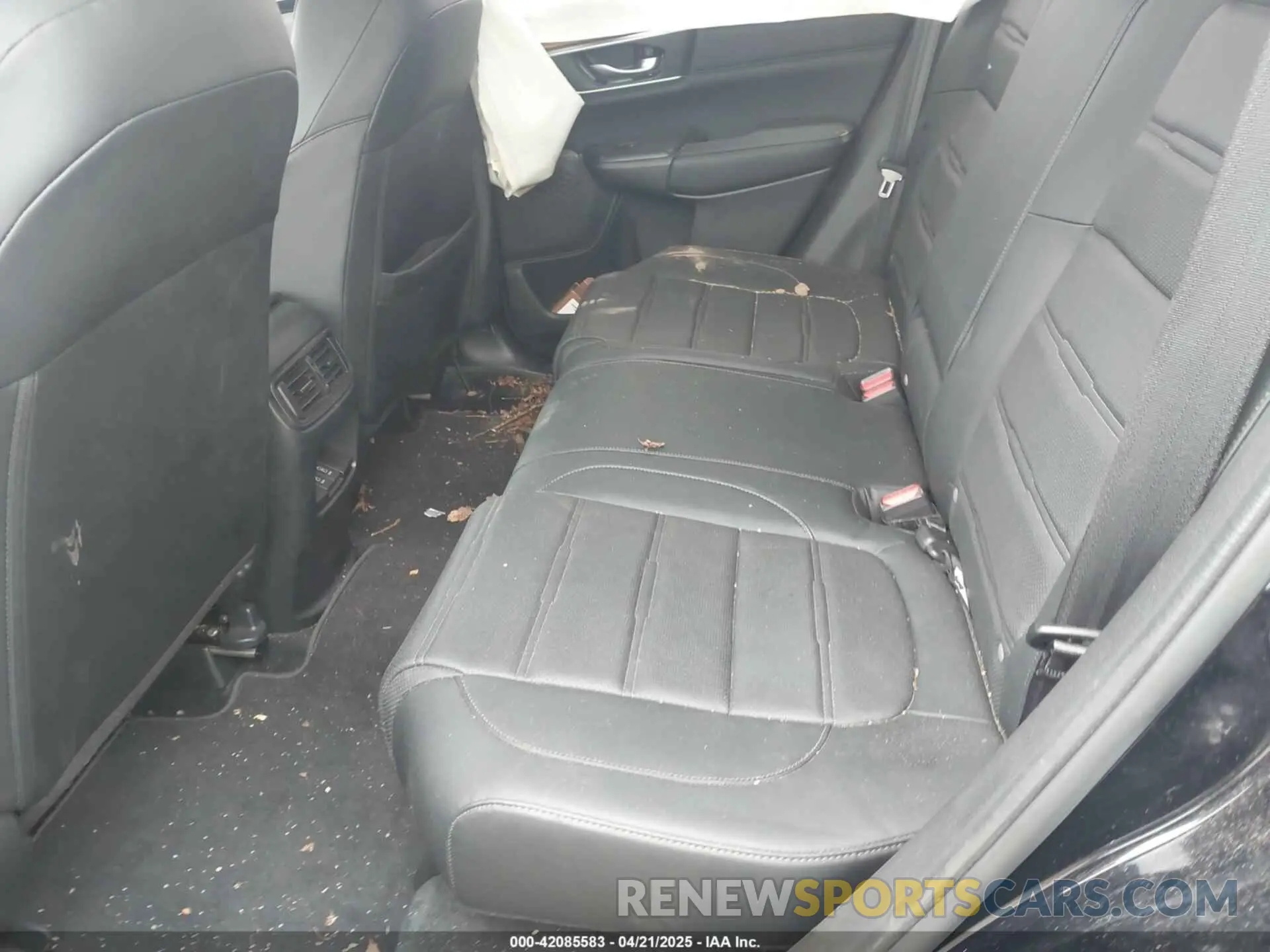 8 Photograph of a damaged car 2HKRW2H81NH657749 HONDA CR-V 2022