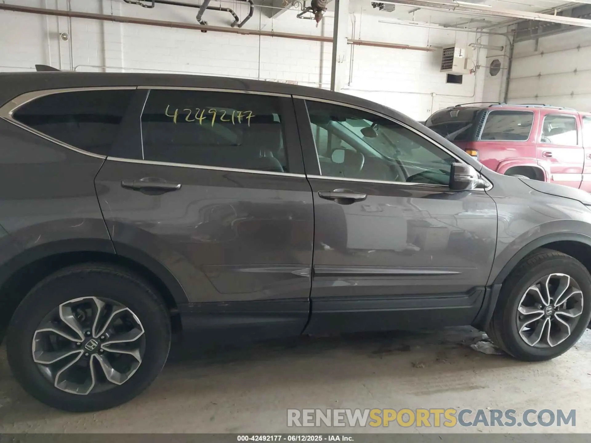 13 Photograph of a damaged car 2HKRW2H82NH635131 HONDA CR-V 2022
