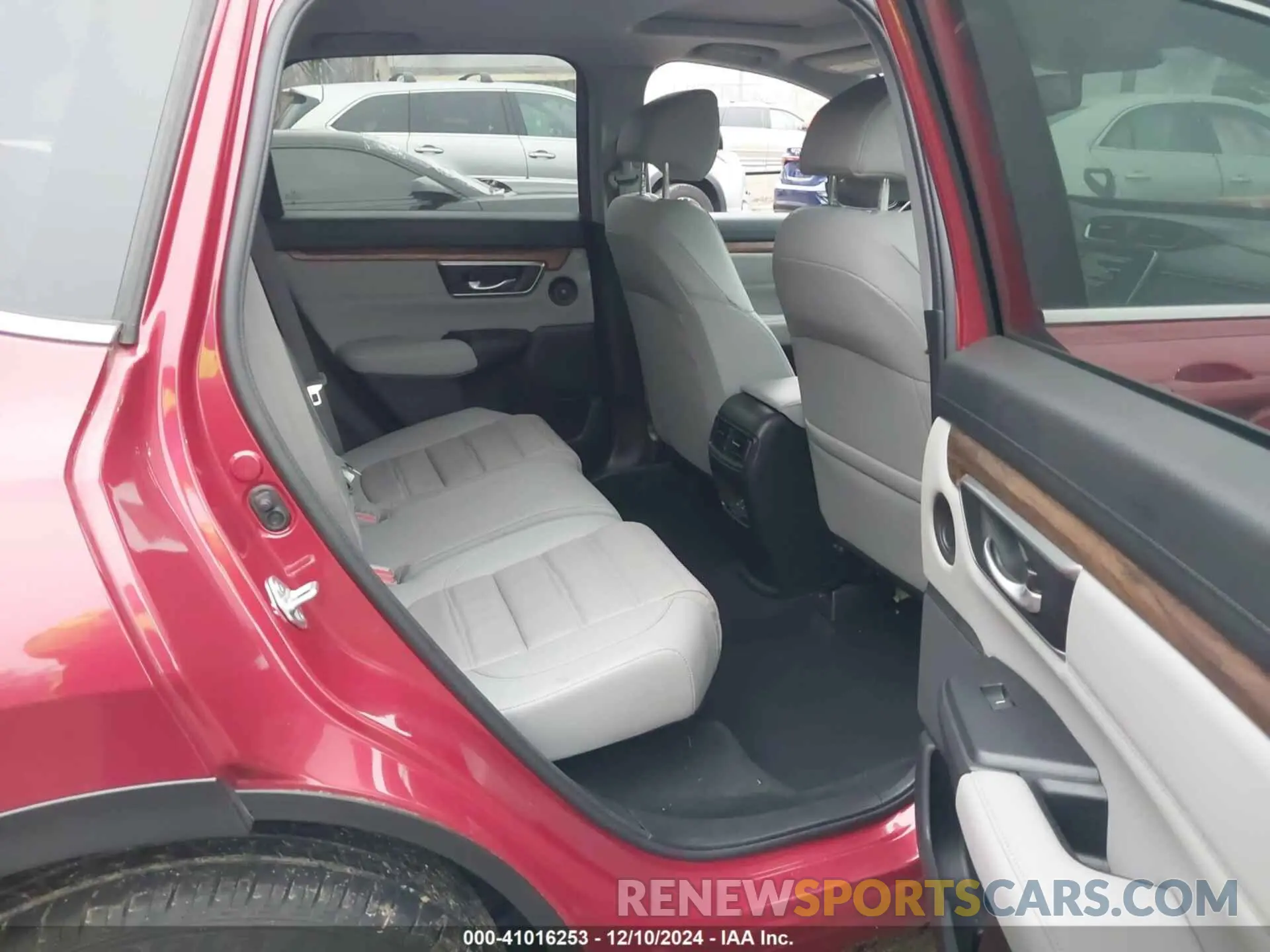 8 Photograph of a damaged car 2HKRW2H83NH648762 HONDA CR-V 2022