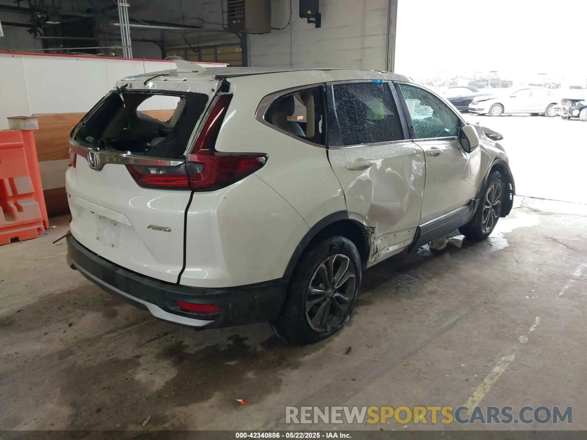4 Photograph of a damaged car 2HKRW2H83NH653721 HONDA CR-V 2022