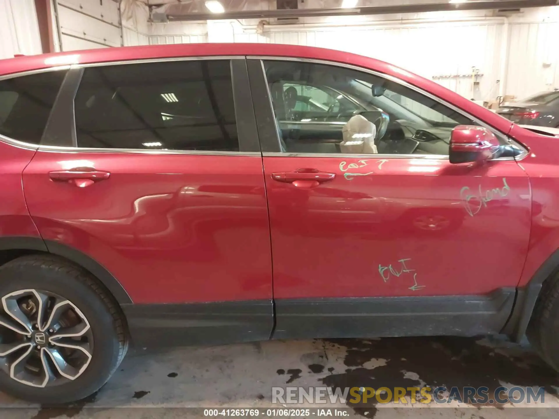 13 Photograph of a damaged car 2HKRW2H83NH655159 HONDA CR-V 2022