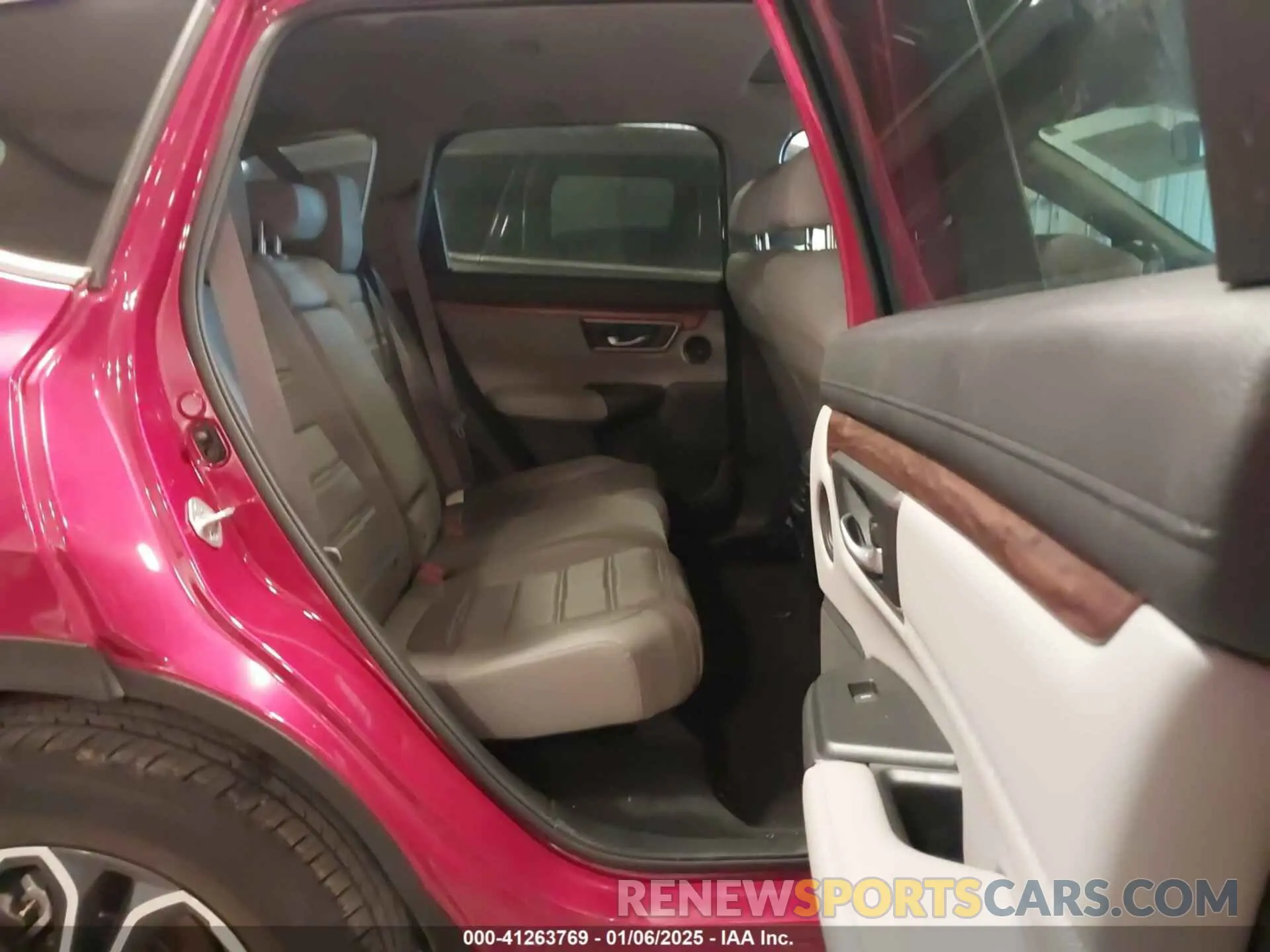 8 Photograph of a damaged car 2HKRW2H83NH655159 HONDA CR-V 2022
