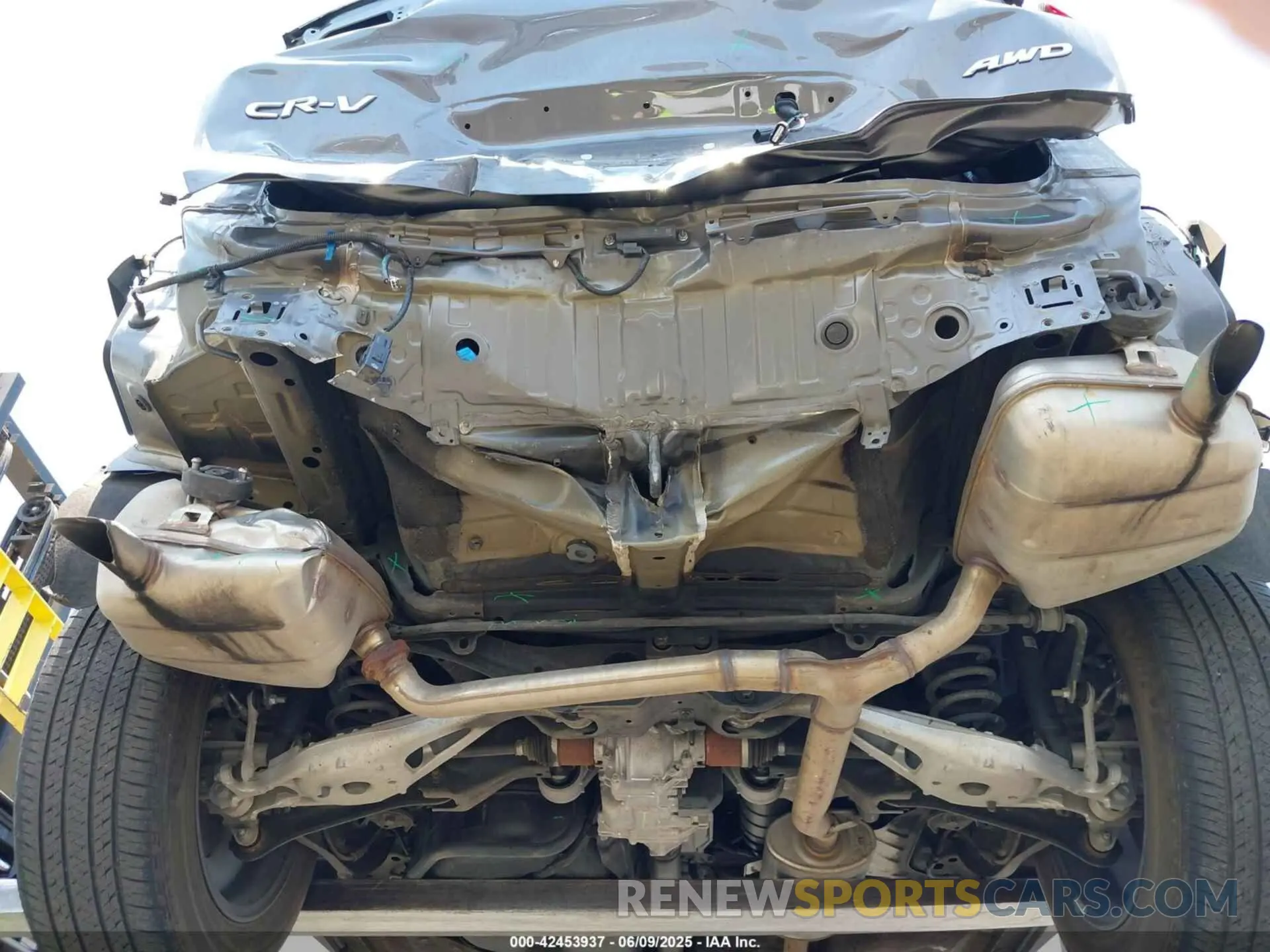 18 Photograph of a damaged car 2HKRW2H89NH665324 HONDA CR-V 2022