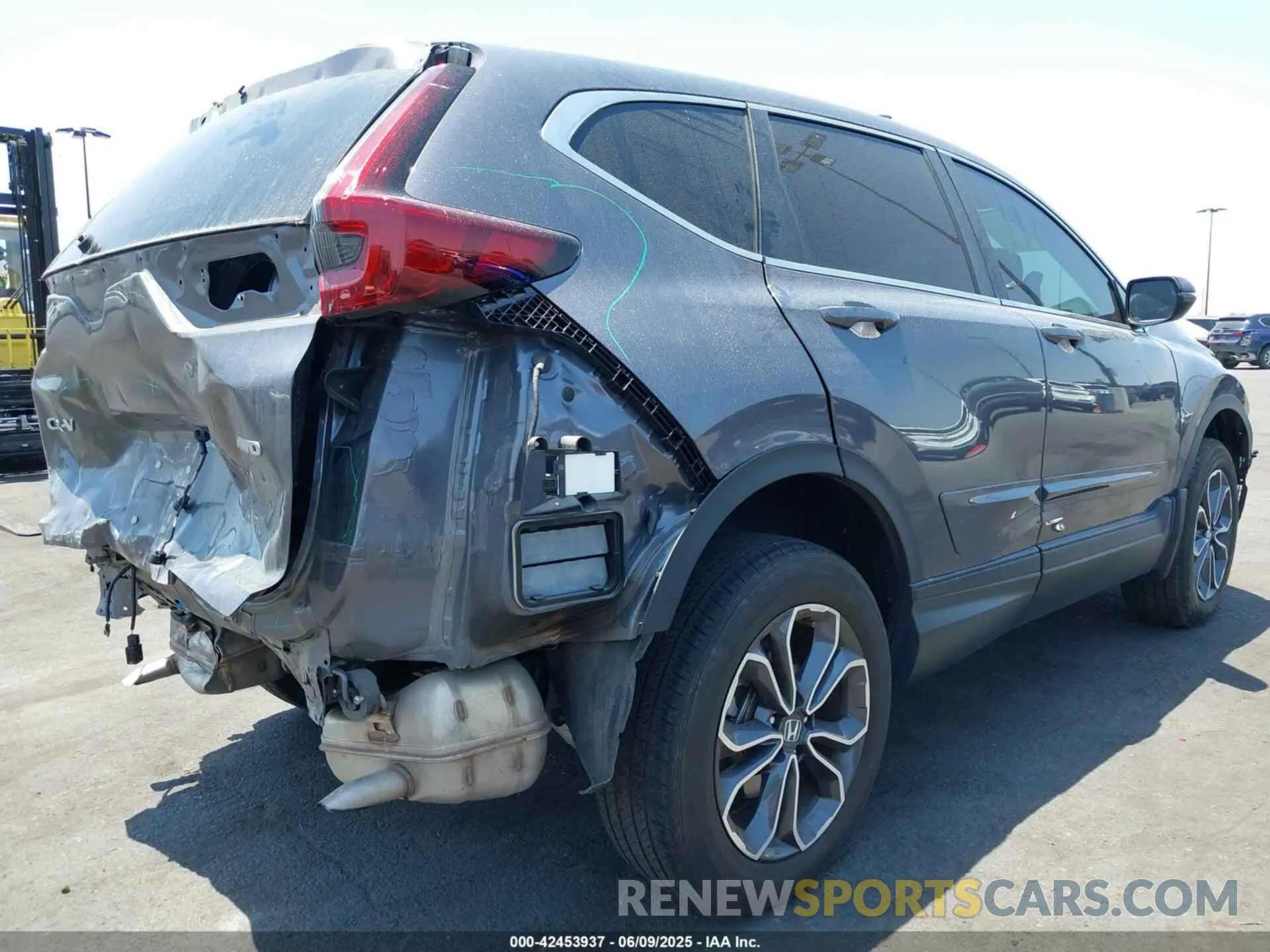 4 Photograph of a damaged car 2HKRW2H89NH665324 HONDA CR-V 2022