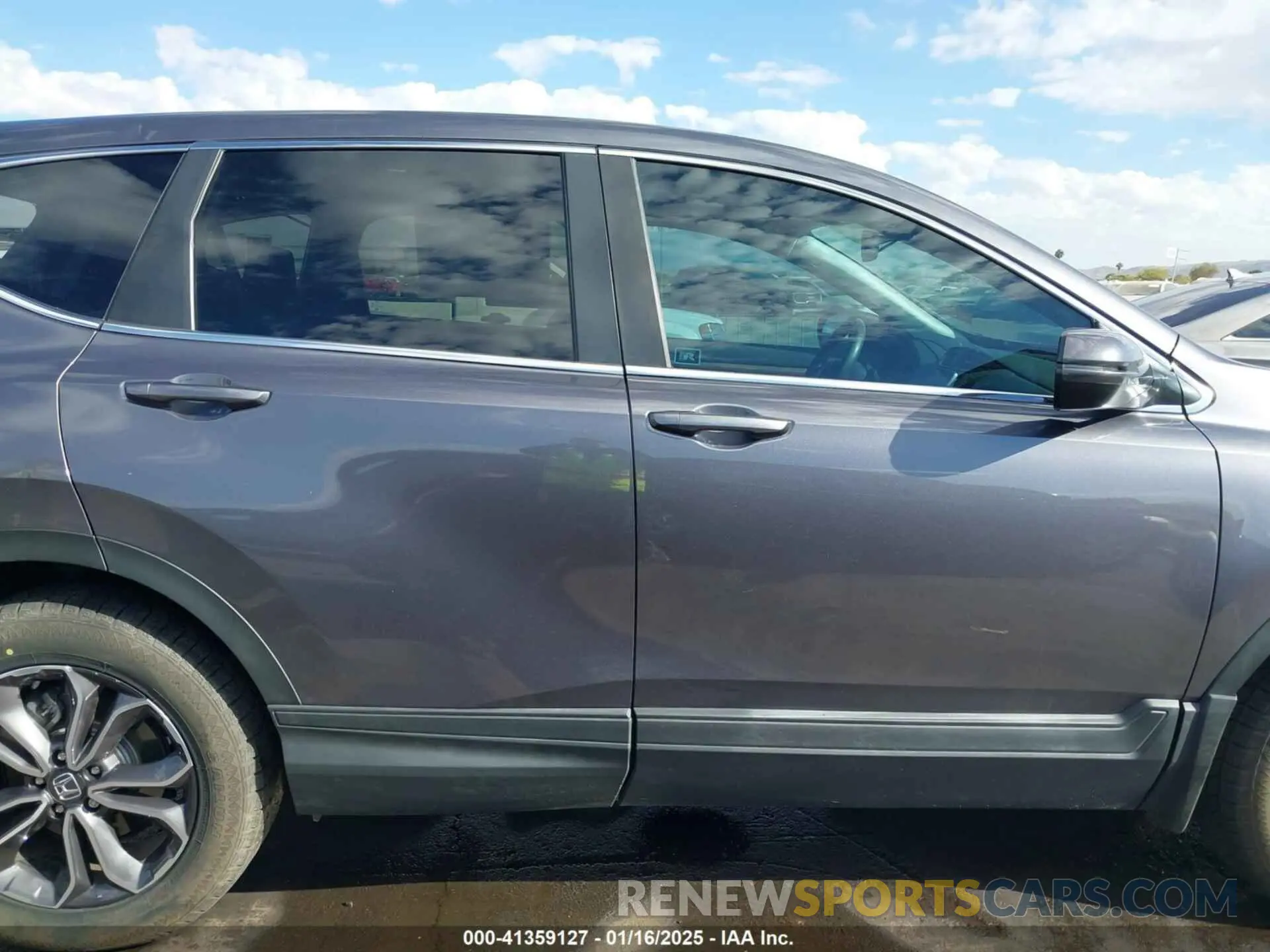 13 Photograph of a damaged car 2HKRW2H8XNH604645 HONDA CR-V 2022