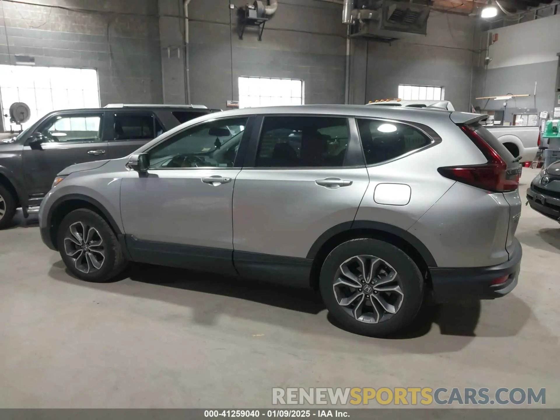 14 Photograph of a damaged car 2HKRW2H8XNH637712 HONDA CR-V 2022