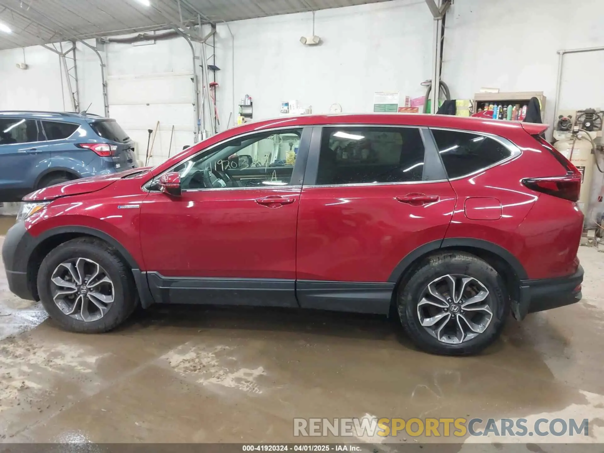 14 Photograph of a damaged car 5J6RT6H59NL042572 HONDA CR-V 2022