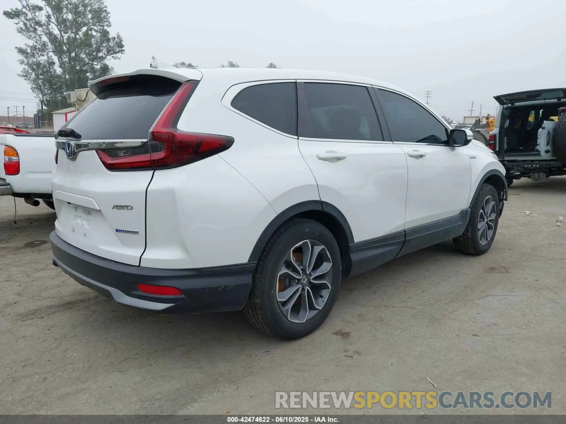 4 Photograph of a damaged car 5J6RT6H82NL050295 HONDA CR-V 2022