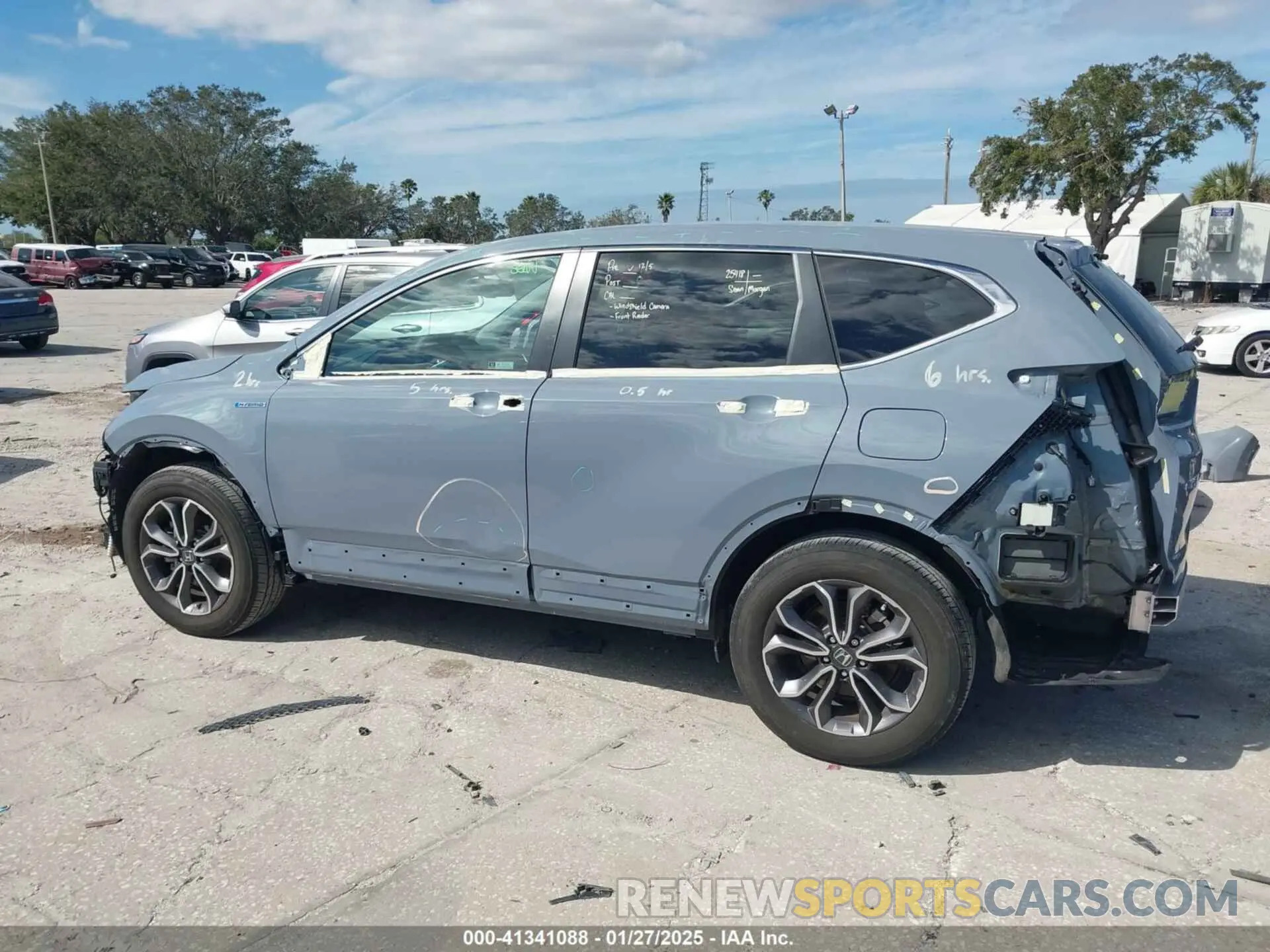 15 Photograph of a damaged car 5J6RT6H8XNL042669 HONDA CR-V 2022