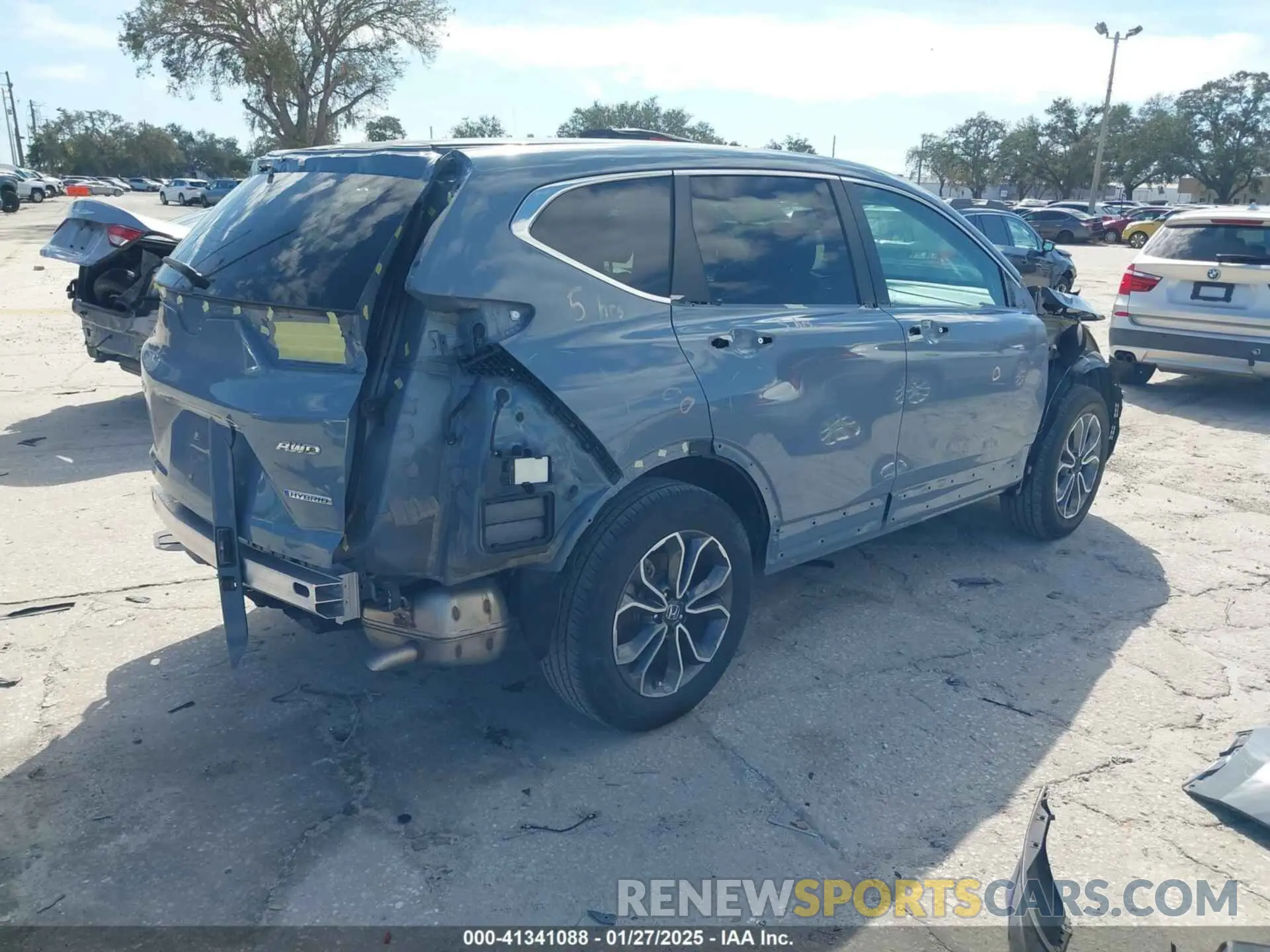 4 Photograph of a damaged car 5J6RT6H8XNL042669 HONDA CR-V 2022