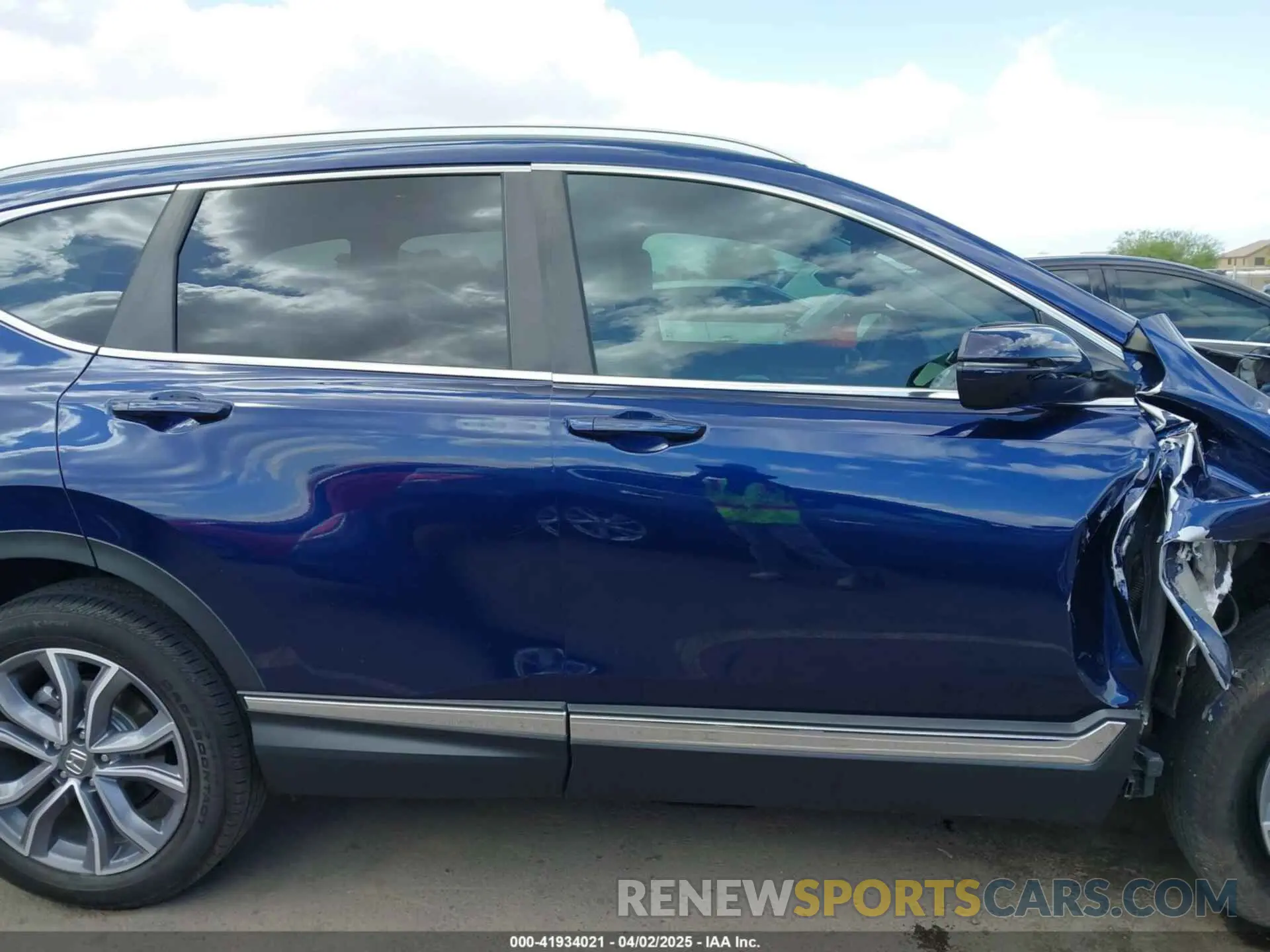 13 Photograph of a damaged car 5J6RT6H9XNL042471 HONDA CR-V 2022