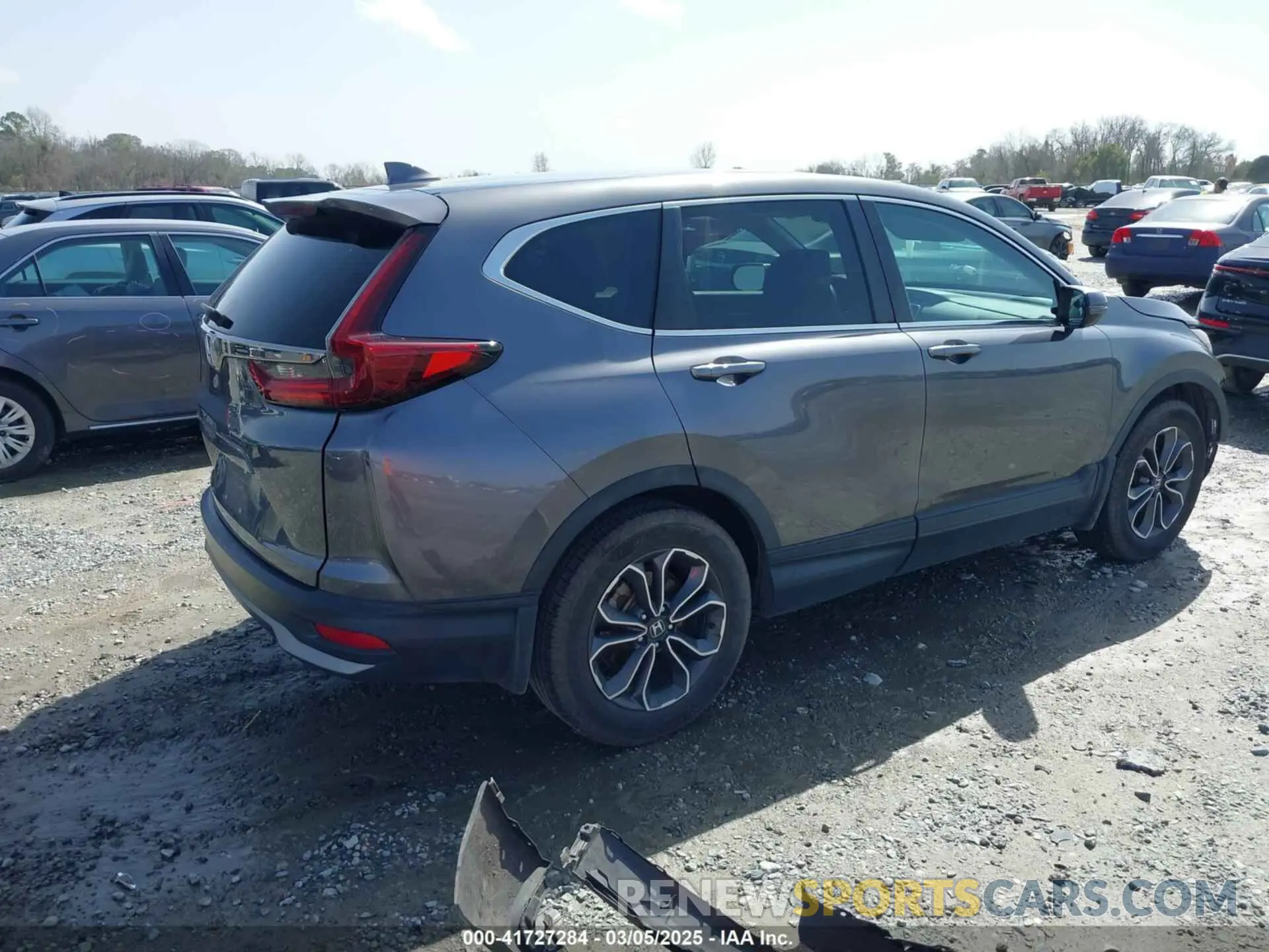 4 Photograph of a damaged car 5J6RW1H53NA011257 HONDA CR-V 2022