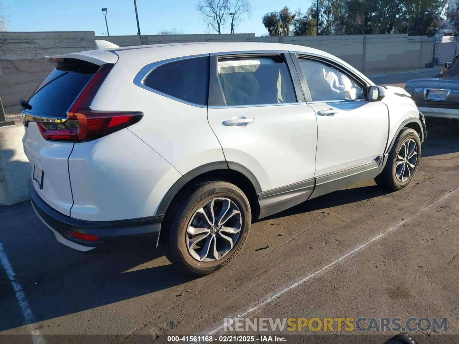 4 Photograph of a damaged car 5J6RW1H59NA022649 HONDA CR-V 2022