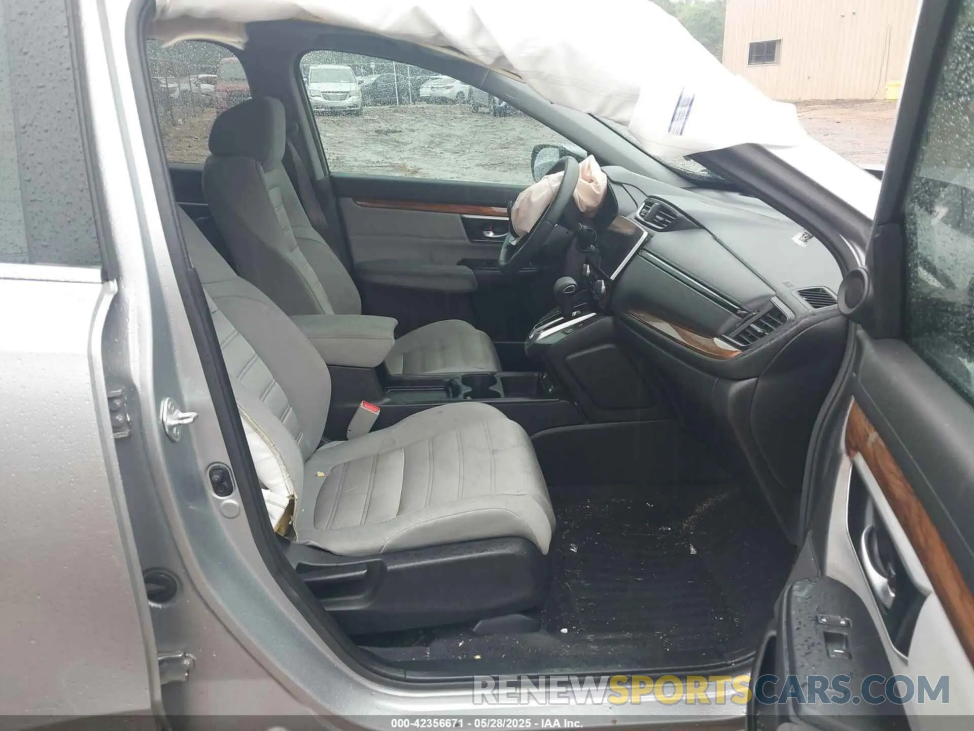 5 Photograph of a damaged car 5J6RW1H5XNA004774 HONDA CR-V 2022