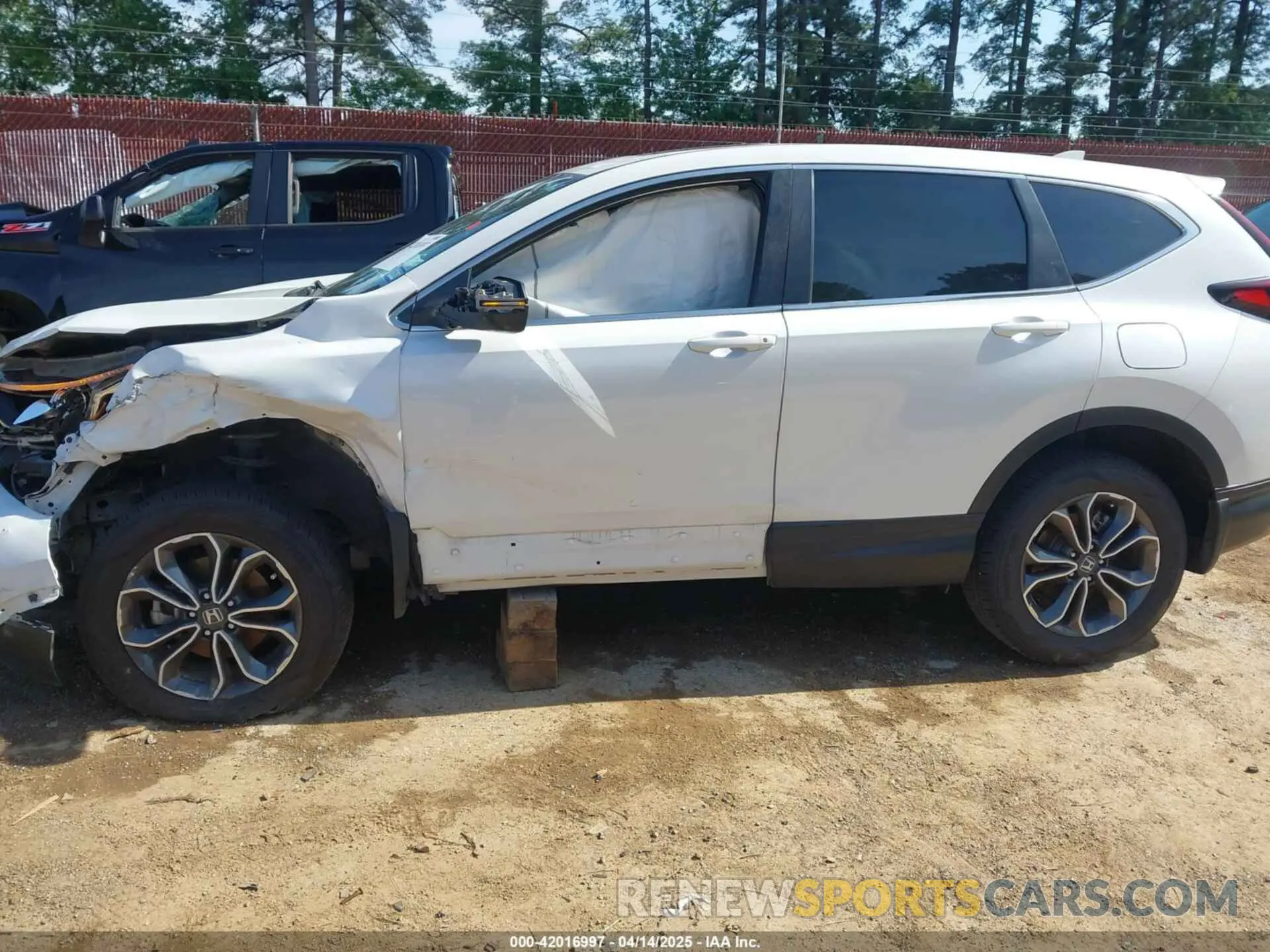 14 Photograph of a damaged car 5J6RW1H82NA004522 HONDA CR-V 2022
