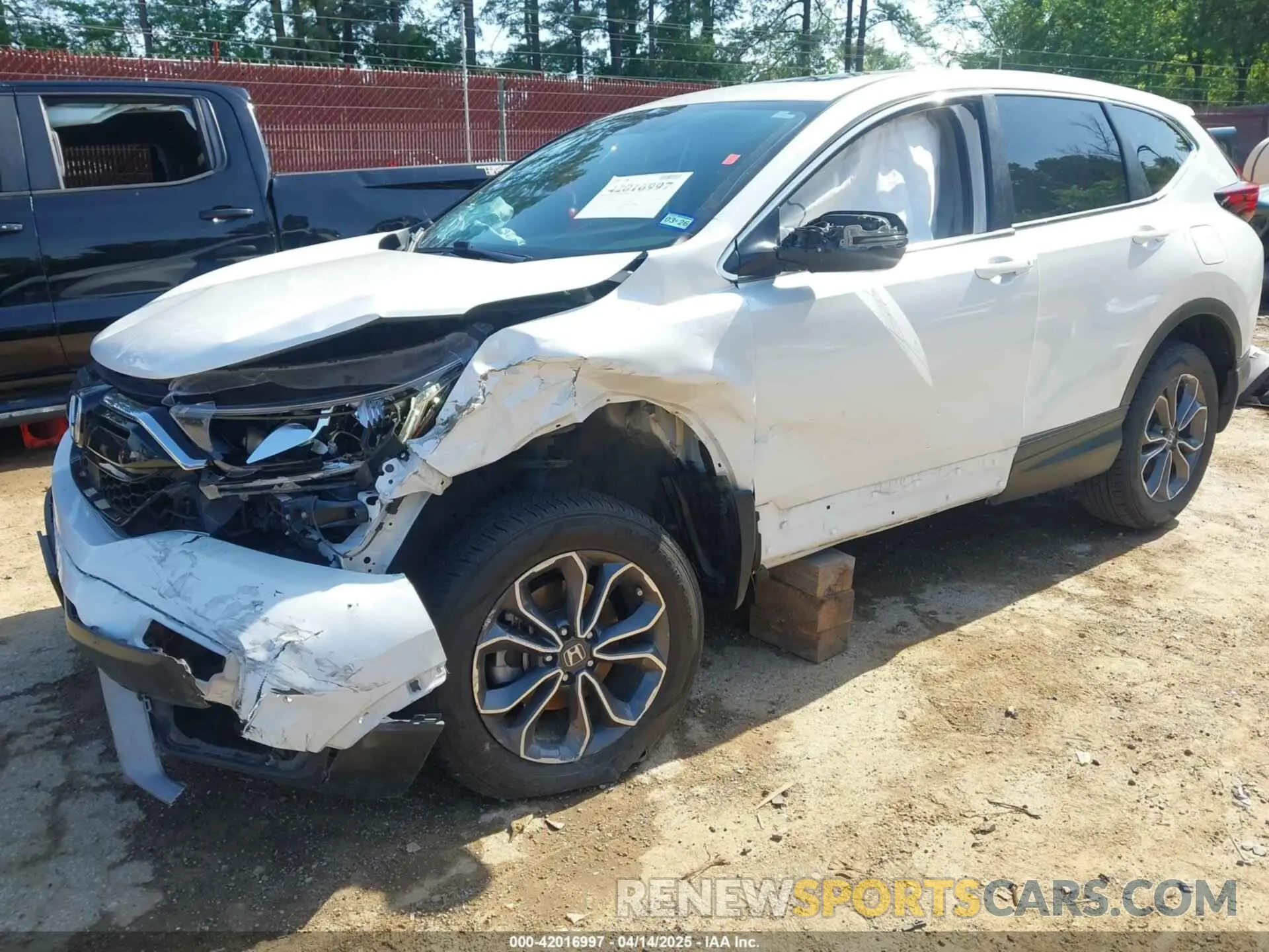 17 Photograph of a damaged car 5J6RW1H82NA004522 HONDA CR-V 2022