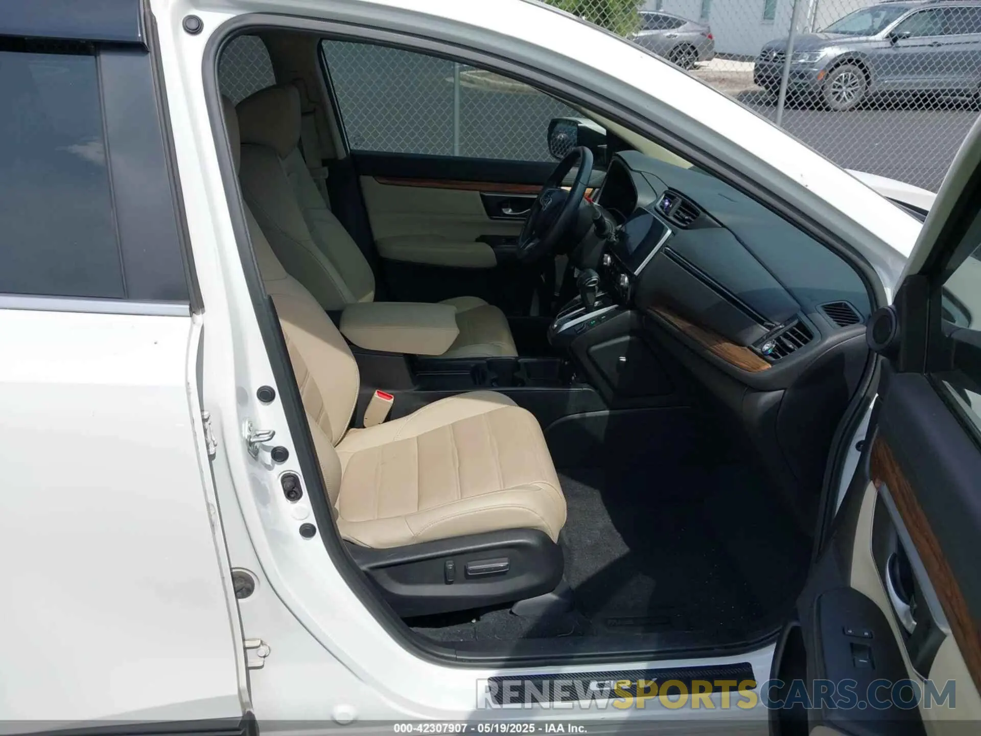 5 Photograph of a damaged car 5J6RW1H8XNA008592 HONDA CR-V 2022