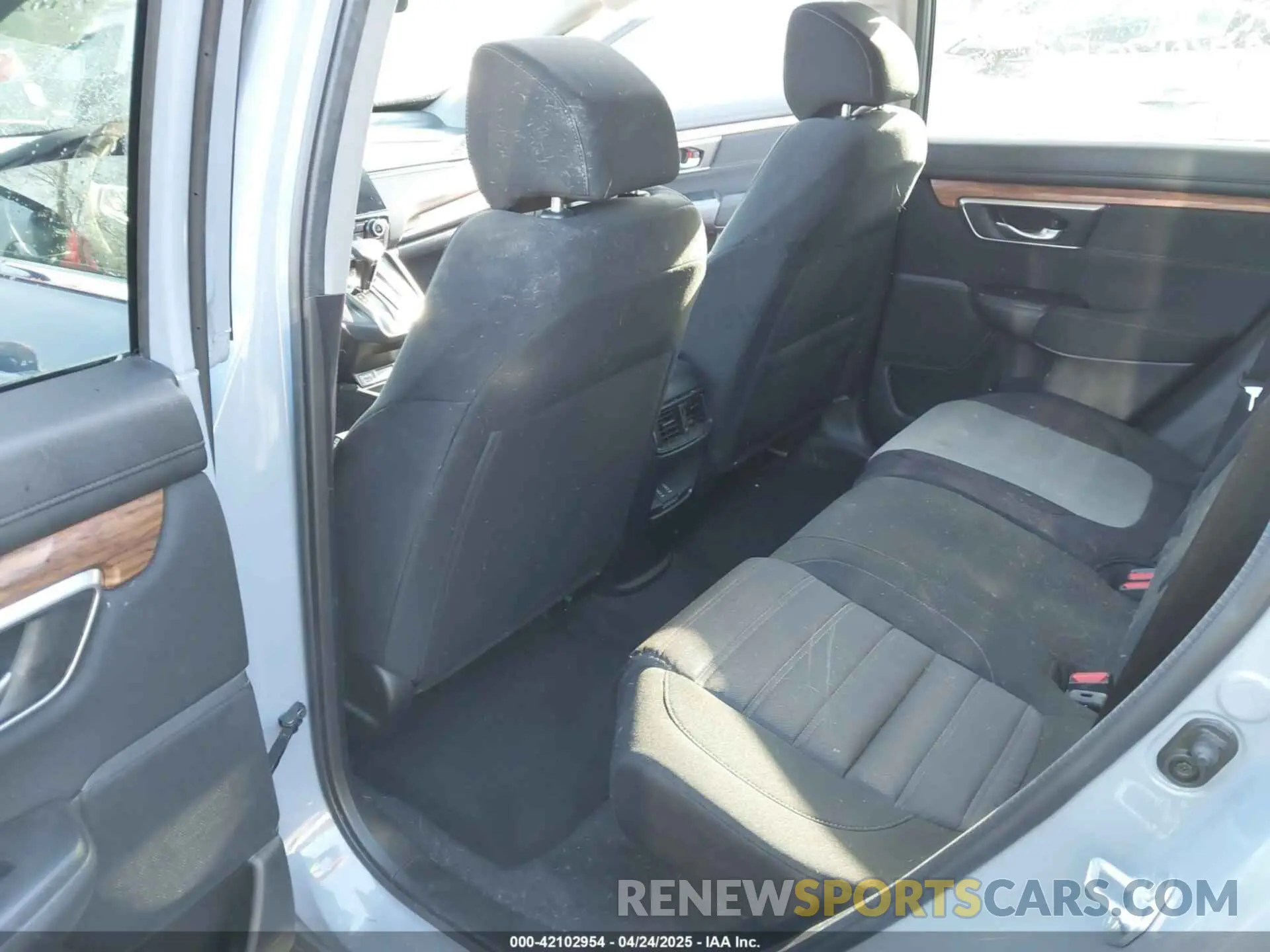 8 Photograph of a damaged car 5J6RW2H57NA009405 HONDA CR-V 2022