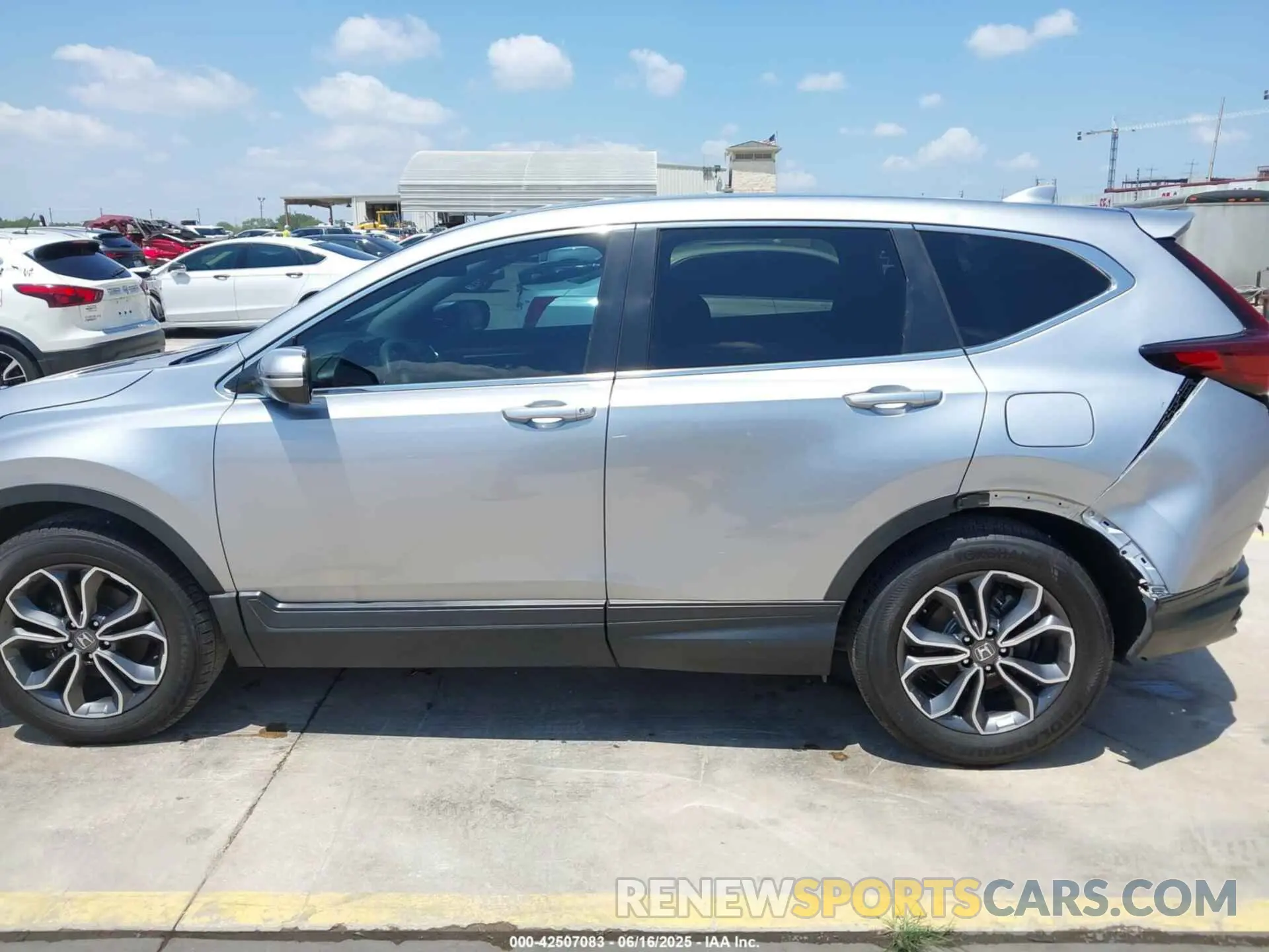 14 Photograph of a damaged car 7FARW1H57NE004295 HONDA CR-V 2022