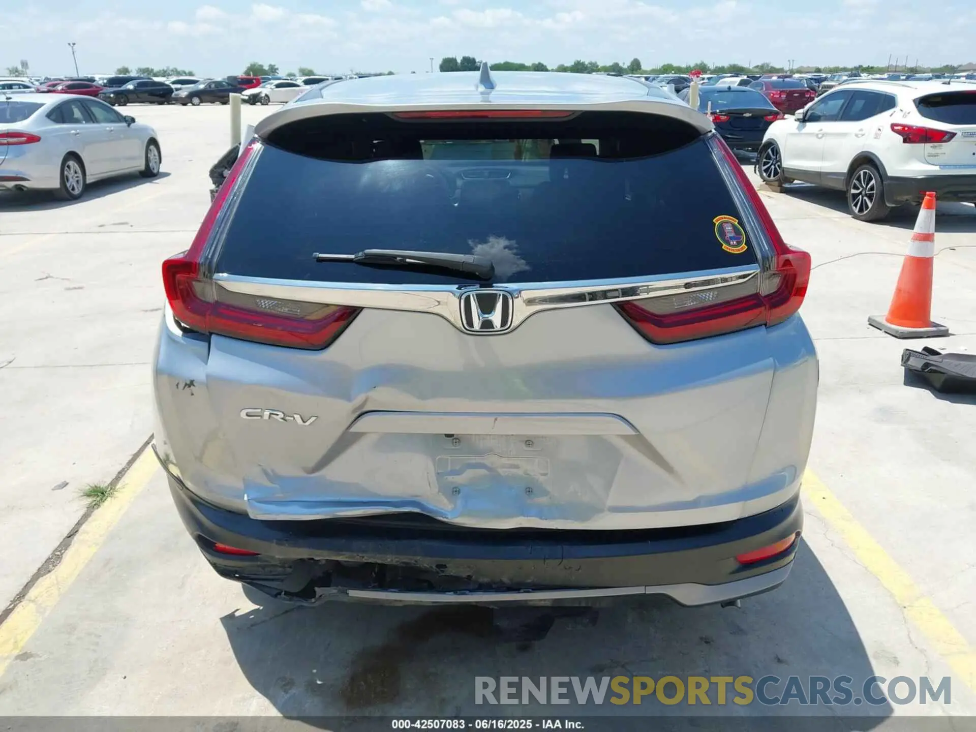 16 Photograph of a damaged car 7FARW1H57NE004295 HONDA CR-V 2022