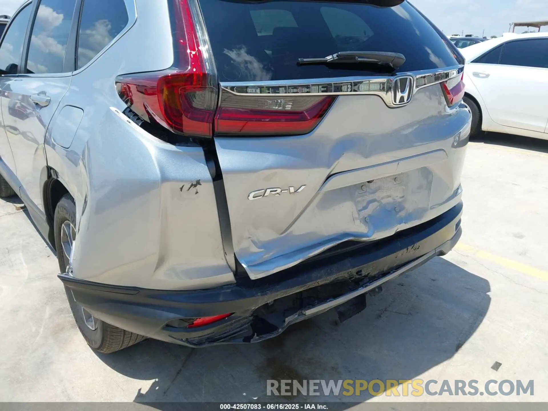 6 Photograph of a damaged car 7FARW1H57NE004295 HONDA CR-V 2022