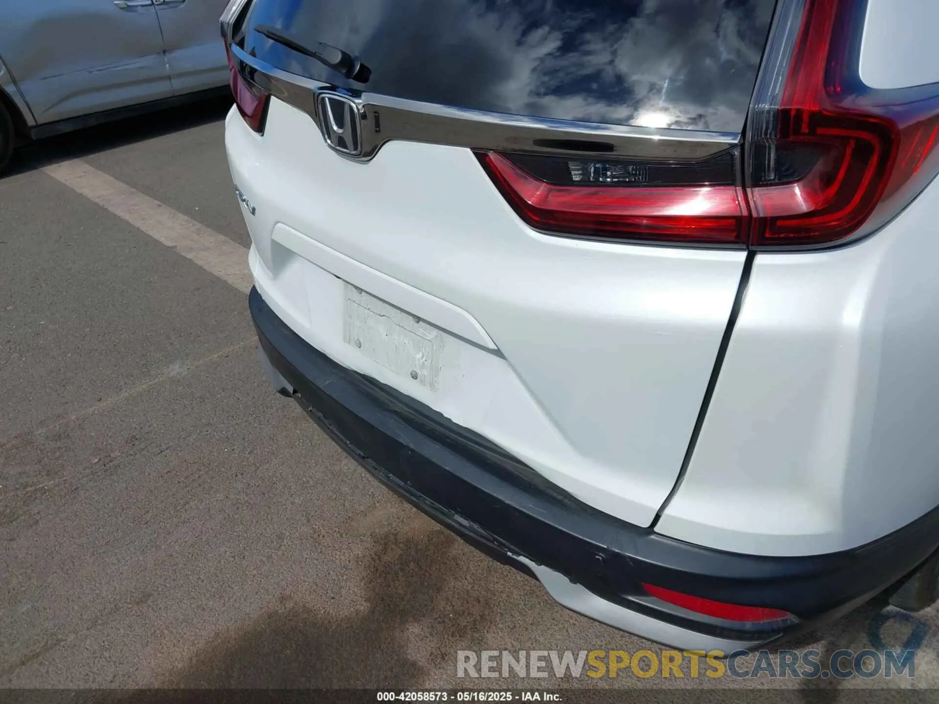 6 Photograph of a damaged car 7FARW1H81NE019451 HONDA CR-V 2022