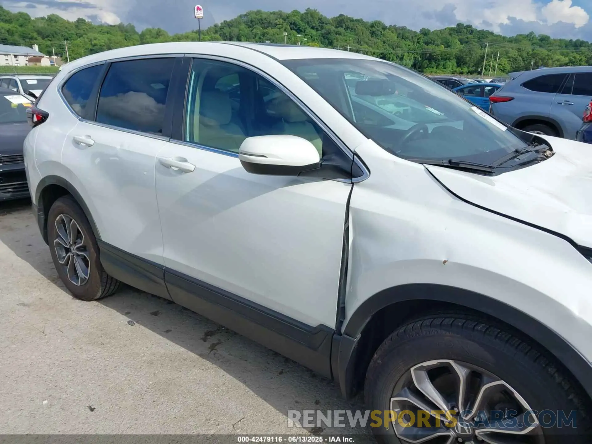 17 Photograph of a damaged car 7FARW2H80NE035856 HONDA CR-V 2022