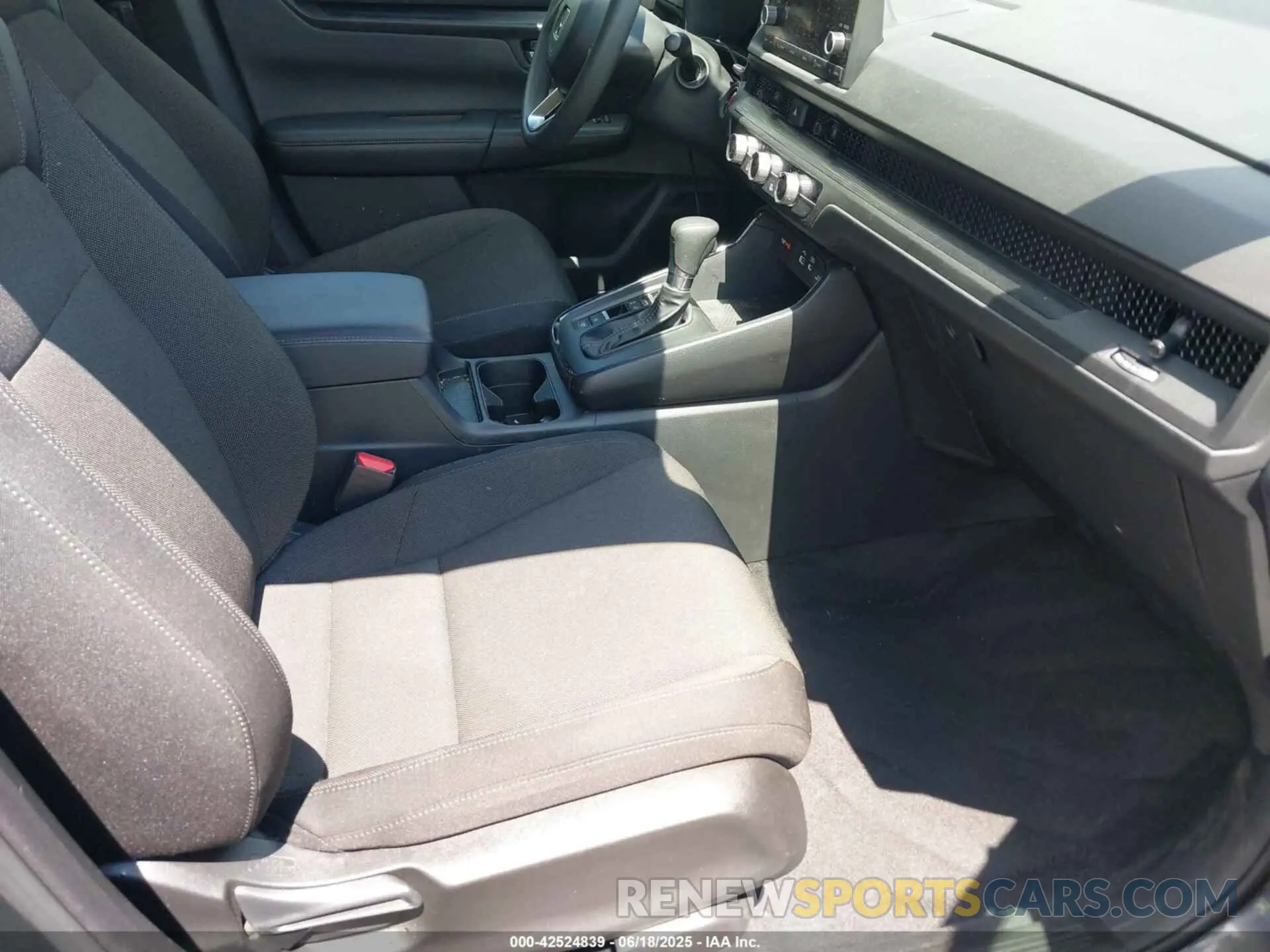 5 Photograph of a damaged car 2HKRS3H48PH302840 HONDA CR-V 2023