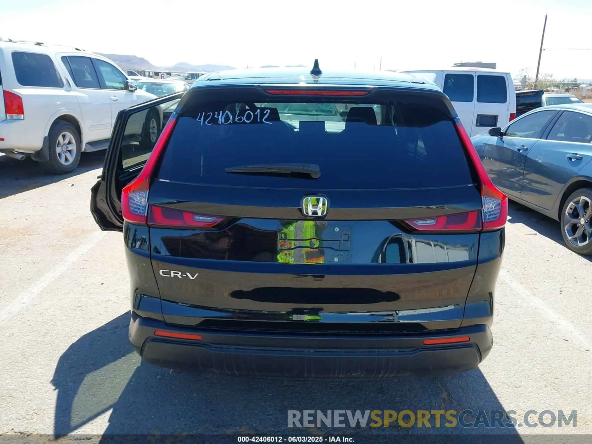 16 Photograph of a damaged car 2HKRS3H49PH302037 HONDA CR-V 2023