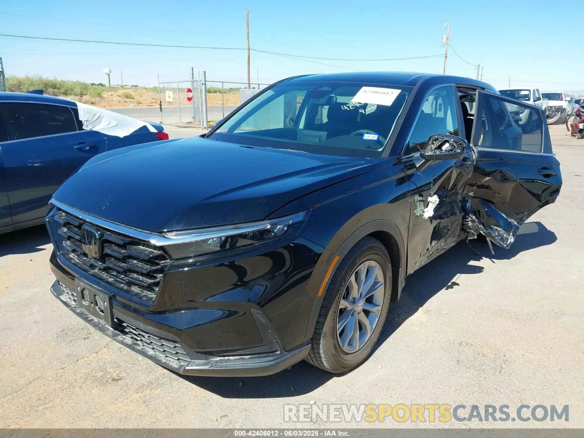 2 Photograph of a damaged car 2HKRS3H49PH302037 HONDA CR-V 2023