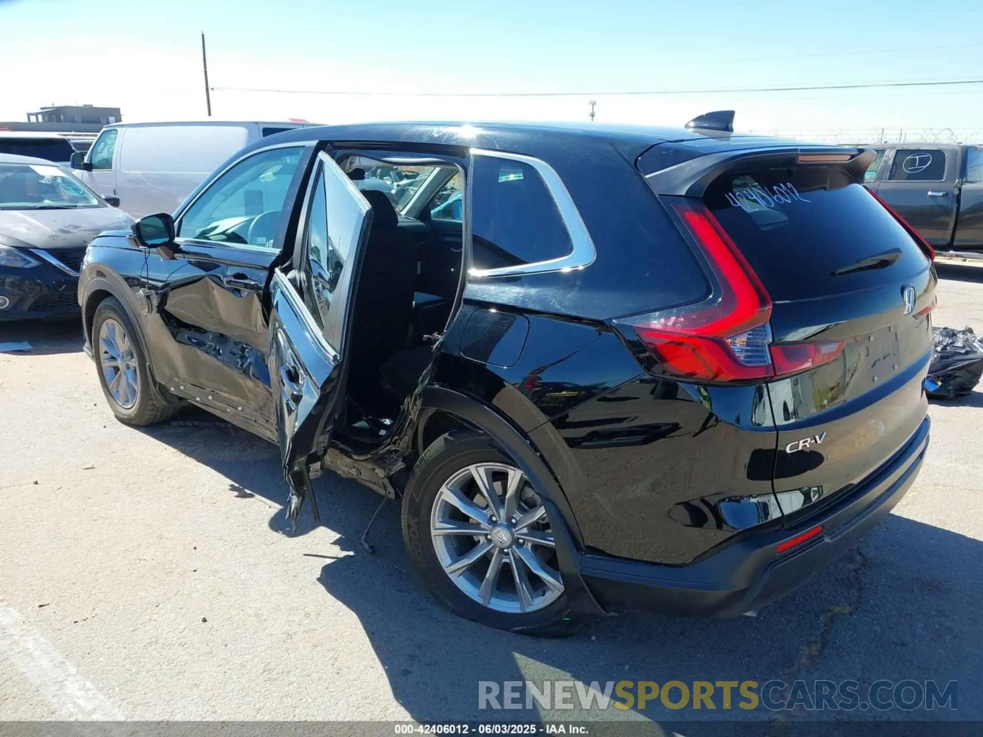 3 Photograph of a damaged car 2HKRS3H49PH302037 HONDA CR-V 2023