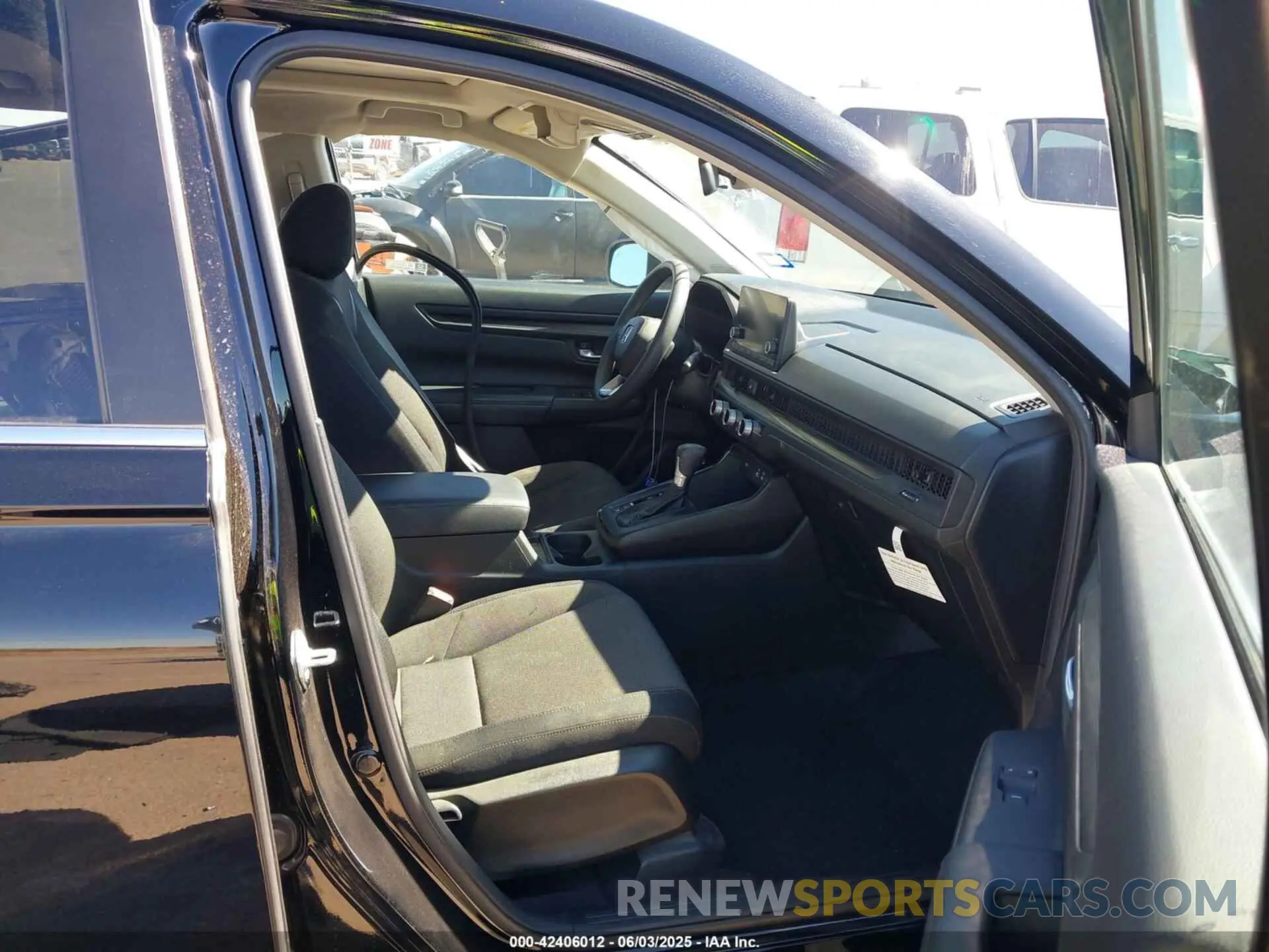 5 Photograph of a damaged car 2HKRS3H49PH302037 HONDA CR-V 2023
