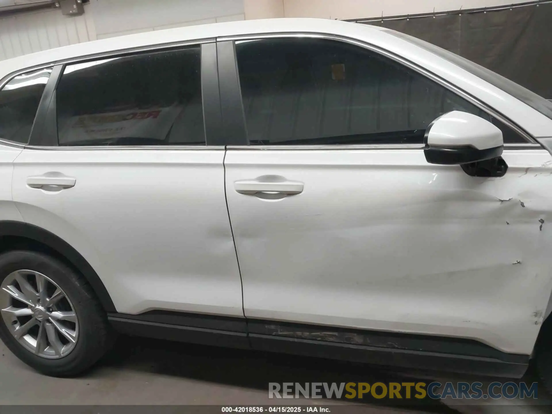 14 Photograph of a damaged car 2HKRS3H71PH304746 HONDA CR-V 2023