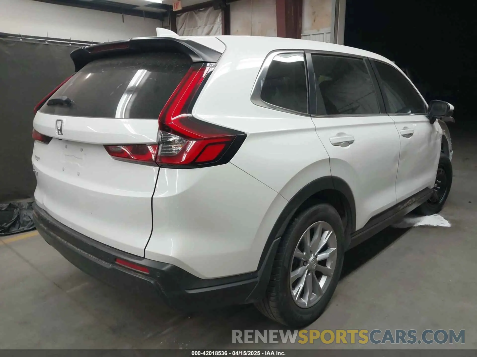 4 Photograph of a damaged car 2HKRS3H71PH304746 HONDA CR-V 2023