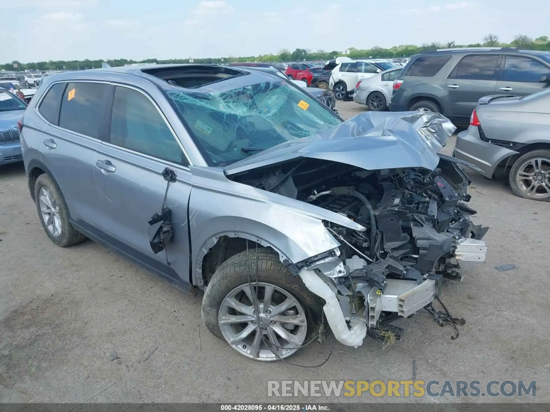1 Photograph of a damaged car 2HKRS3H75PH302319 HONDA CR-V 2023