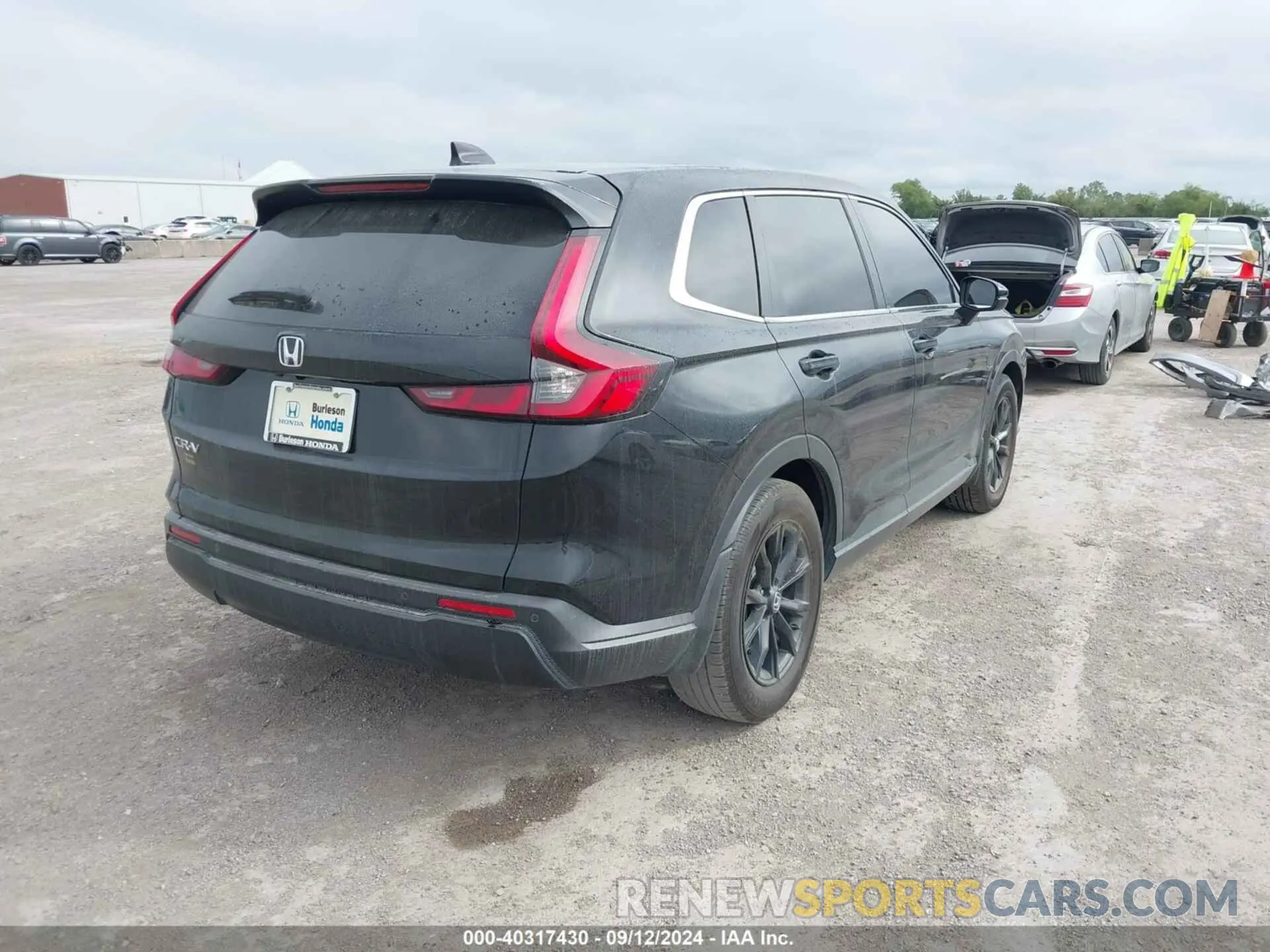 4 Photograph of a damaged car 2HKRS3H77PH306162 HONDA CR-V 2023
