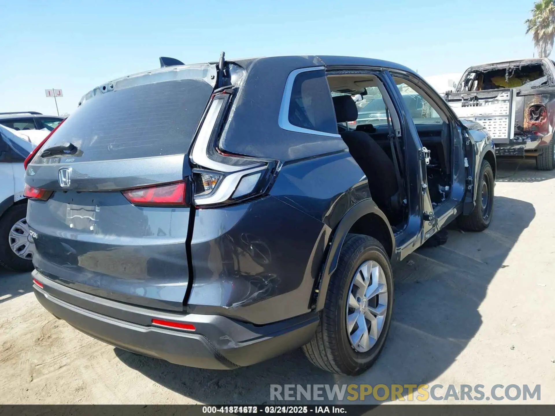 4 Photograph of a damaged car 2HKRS4H20PH429103 HONDA CR-V 2023