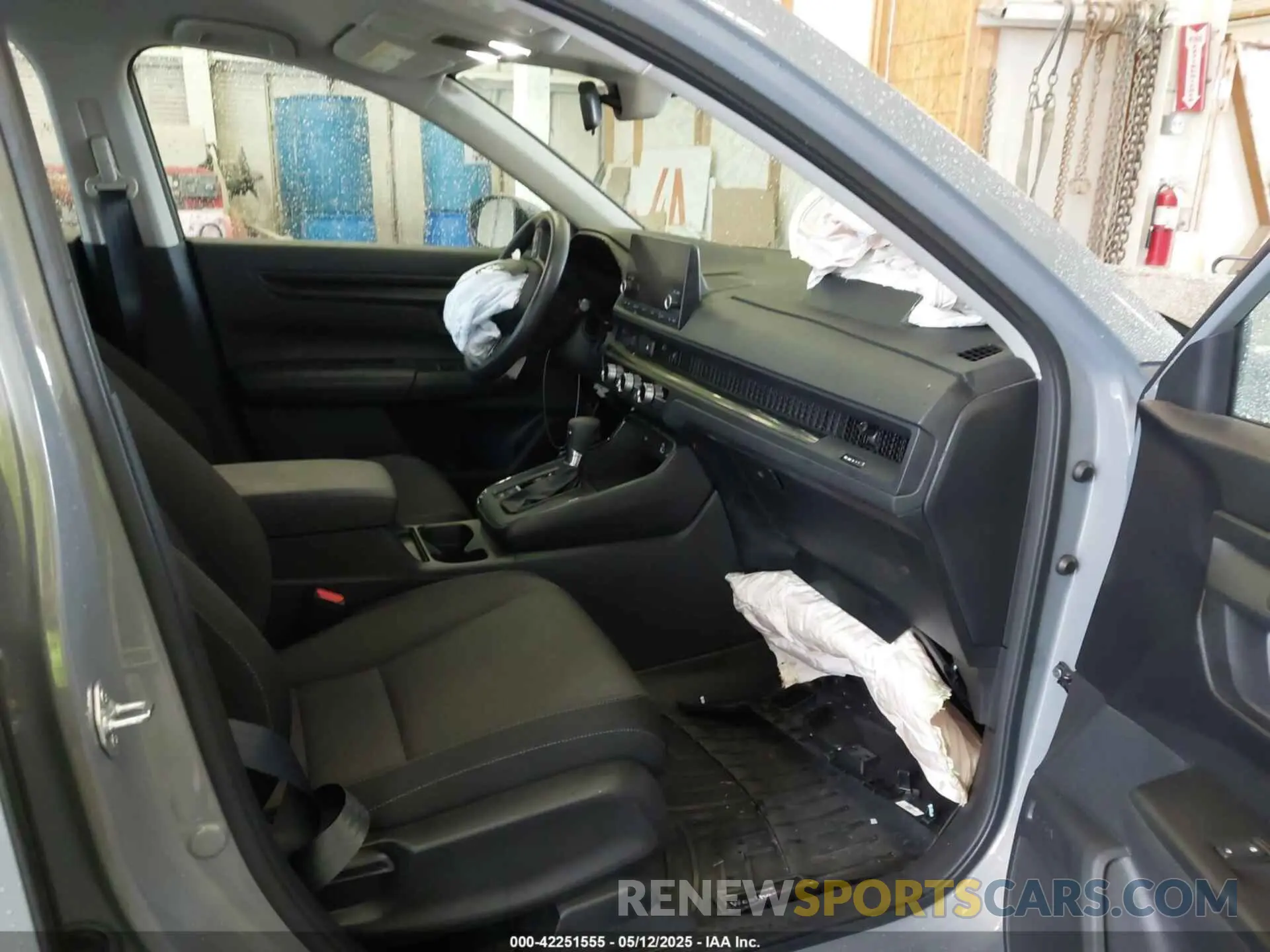 5 Photograph of a damaged car 2HKRS4H20PH431143 HONDA CR-V 2023