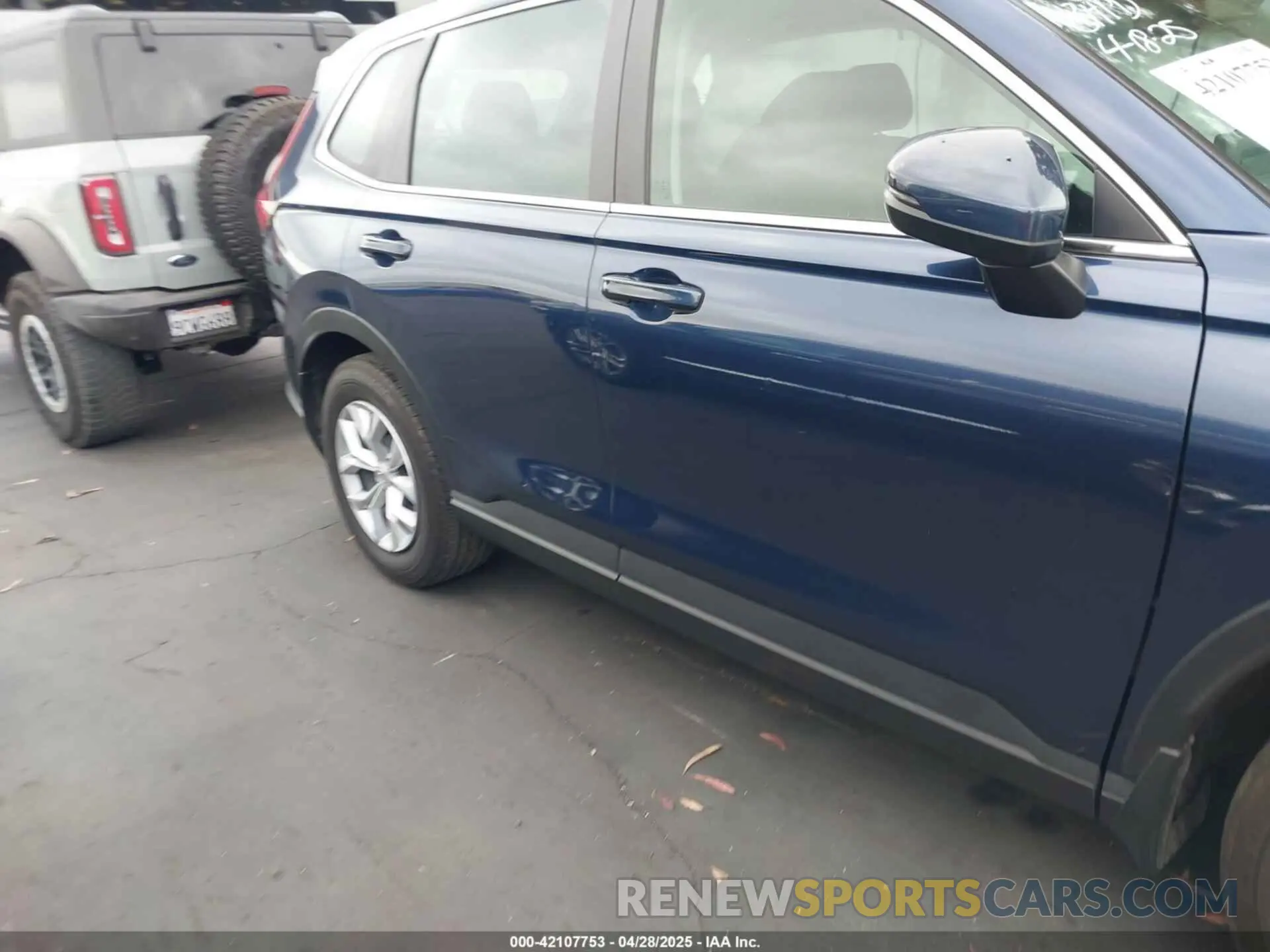 13 Photograph of a damaged car 2HKRS4H22PH421245 HONDA CR-V 2023