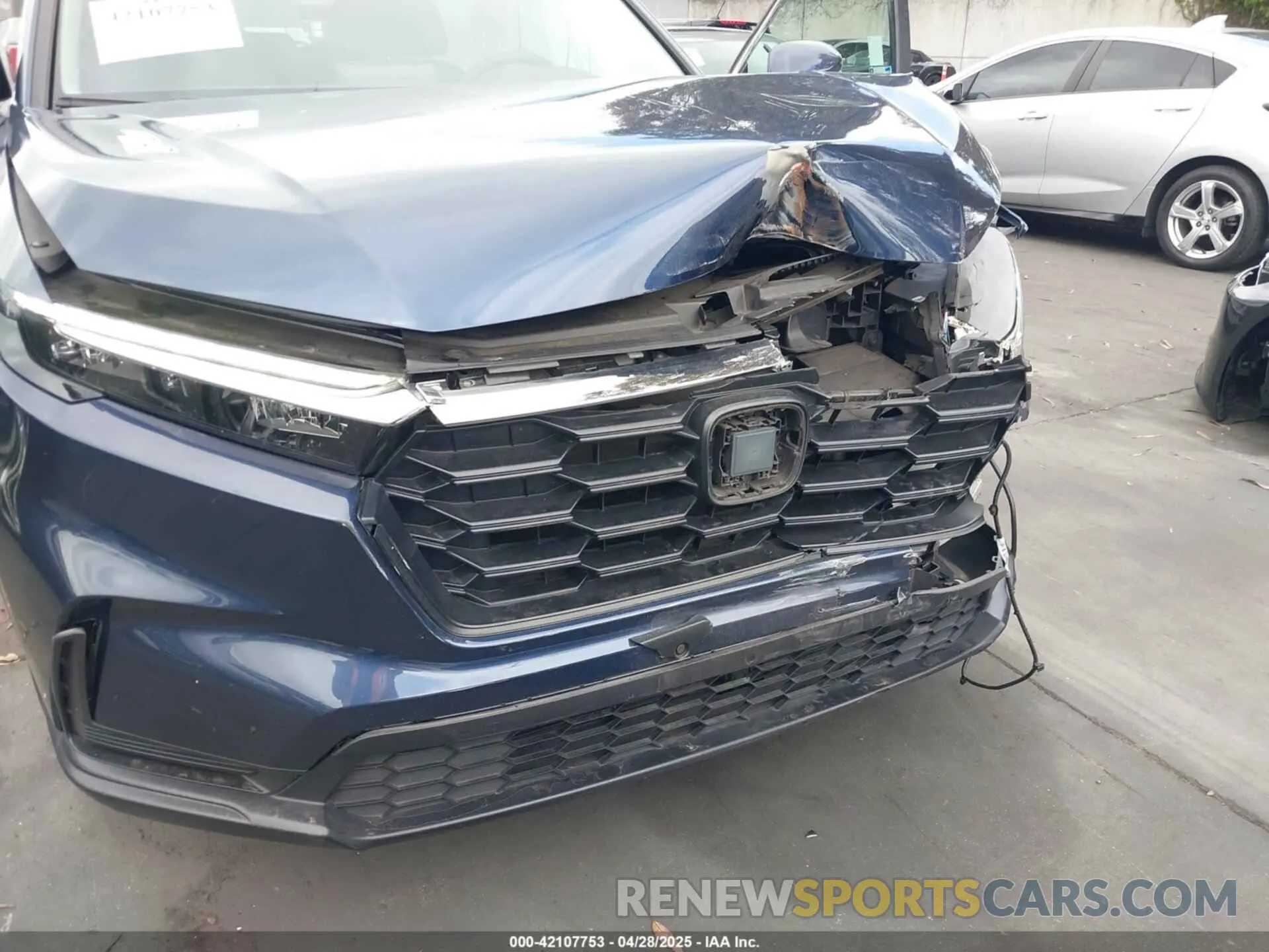 17 Photograph of a damaged car 2HKRS4H22PH421245 HONDA CR-V 2023