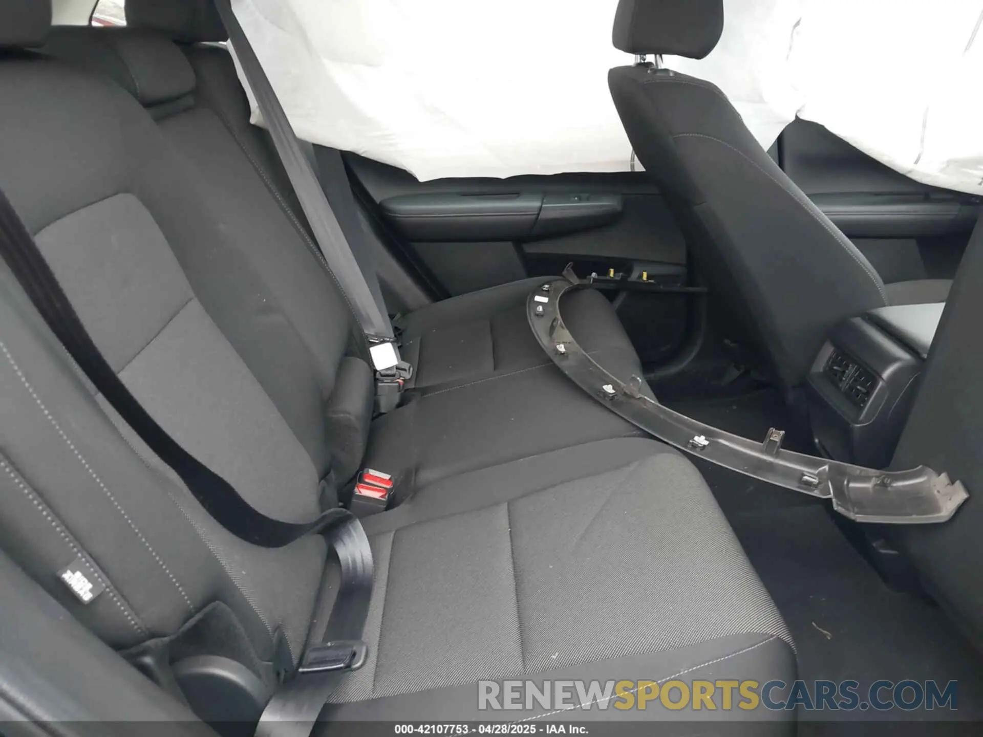 8 Photograph of a damaged car 2HKRS4H22PH421245 HONDA CR-V 2023