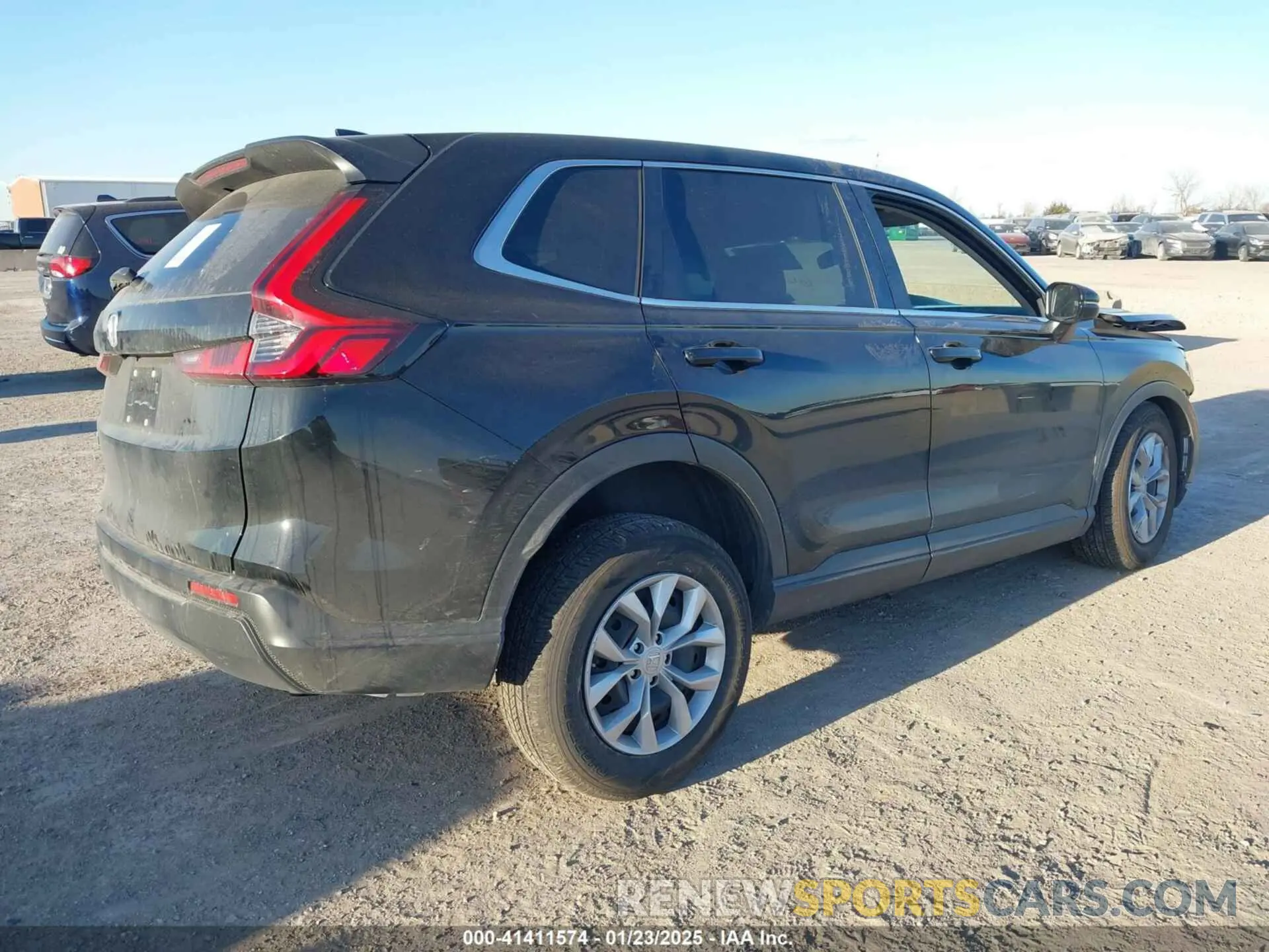 4 Photograph of a damaged car 2HKRS4H26PH435567 HONDA CR-V 2023