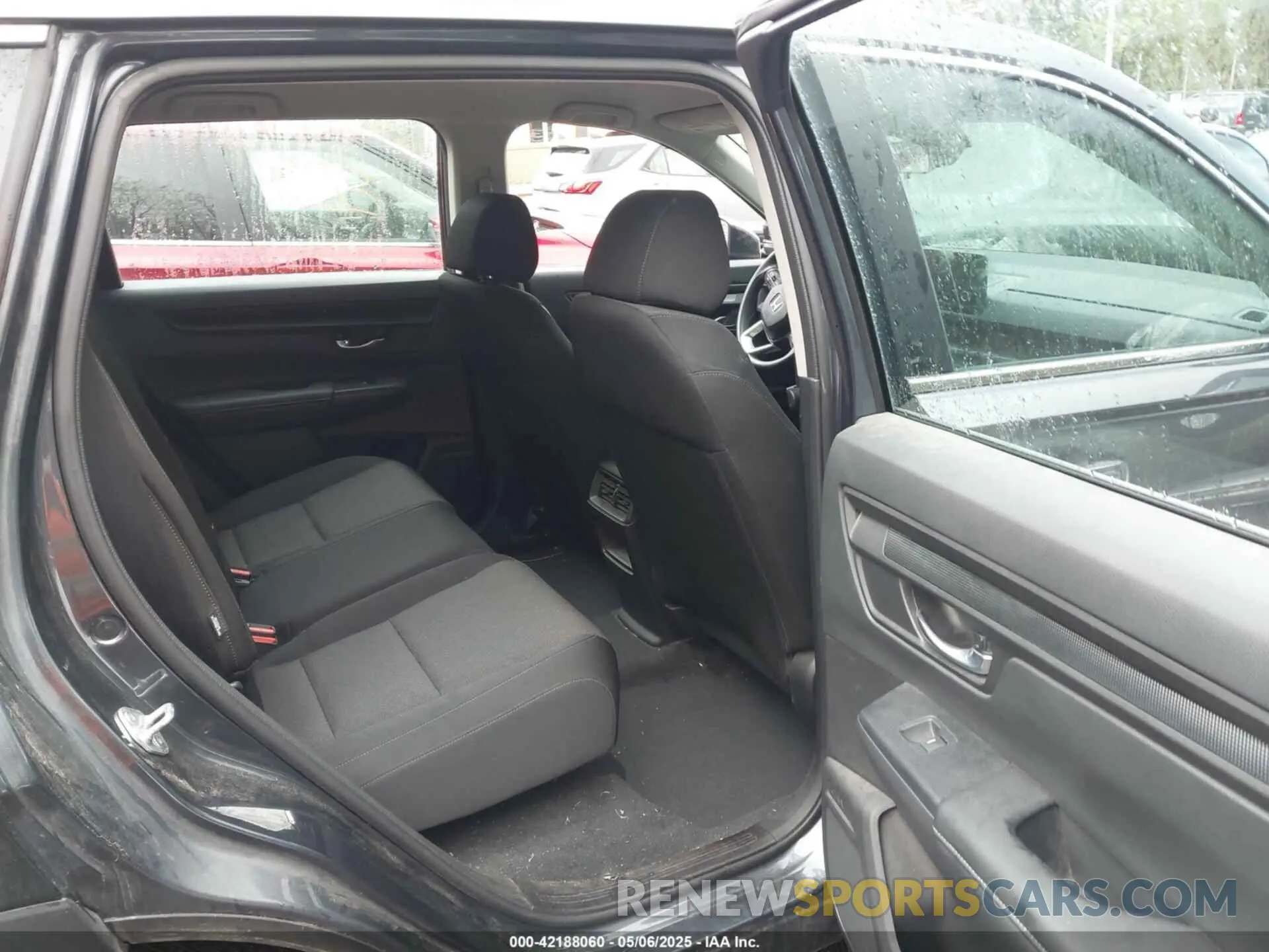 8 Photograph of a damaged car 2HKRS4H27PH429079 HONDA CR-V 2023