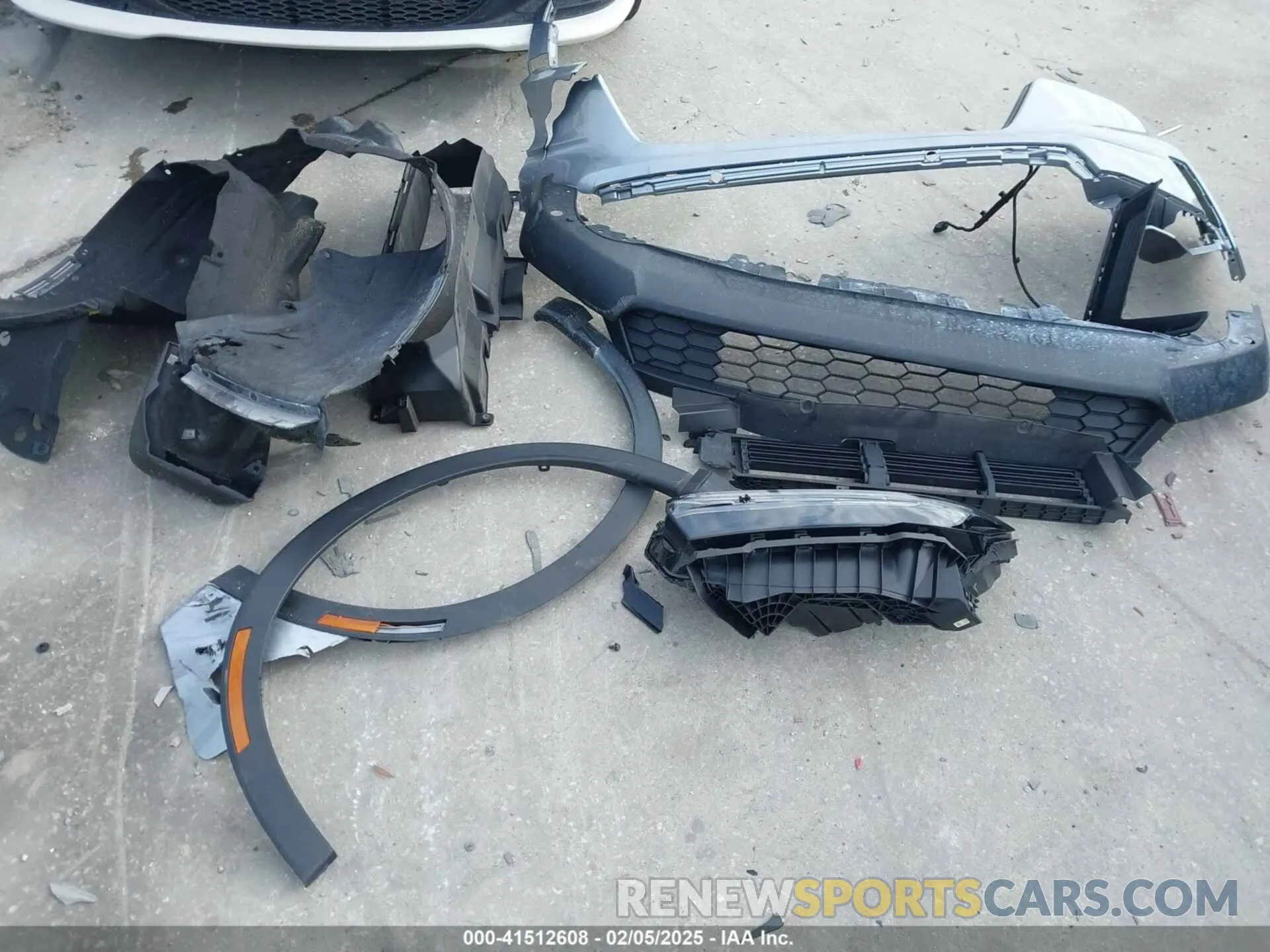 12 Photograph of a damaged car 2HKRS4H41PH404227 HONDA CR-V 2023