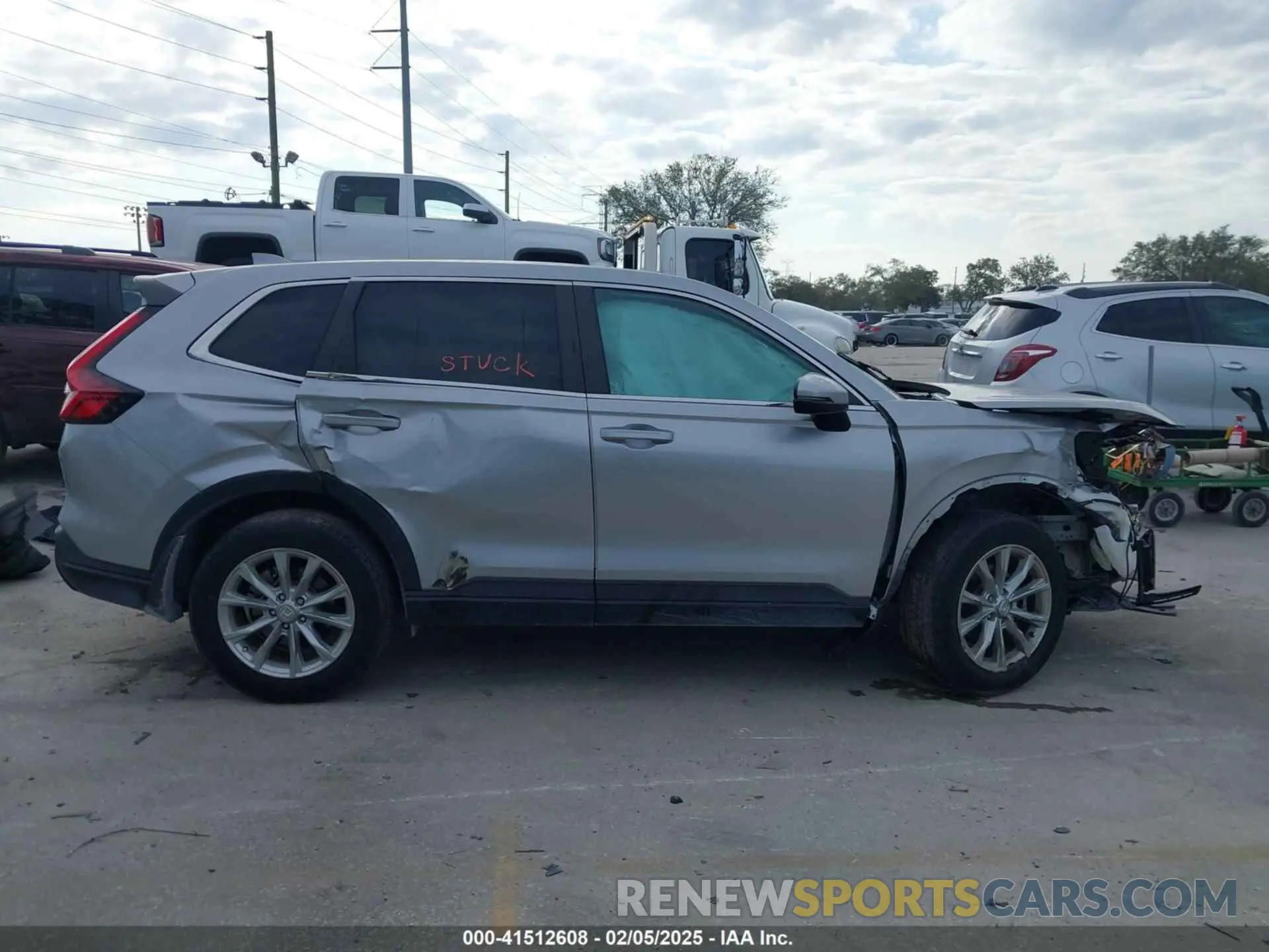 14 Photograph of a damaged car 2HKRS4H41PH404227 HONDA CR-V 2023