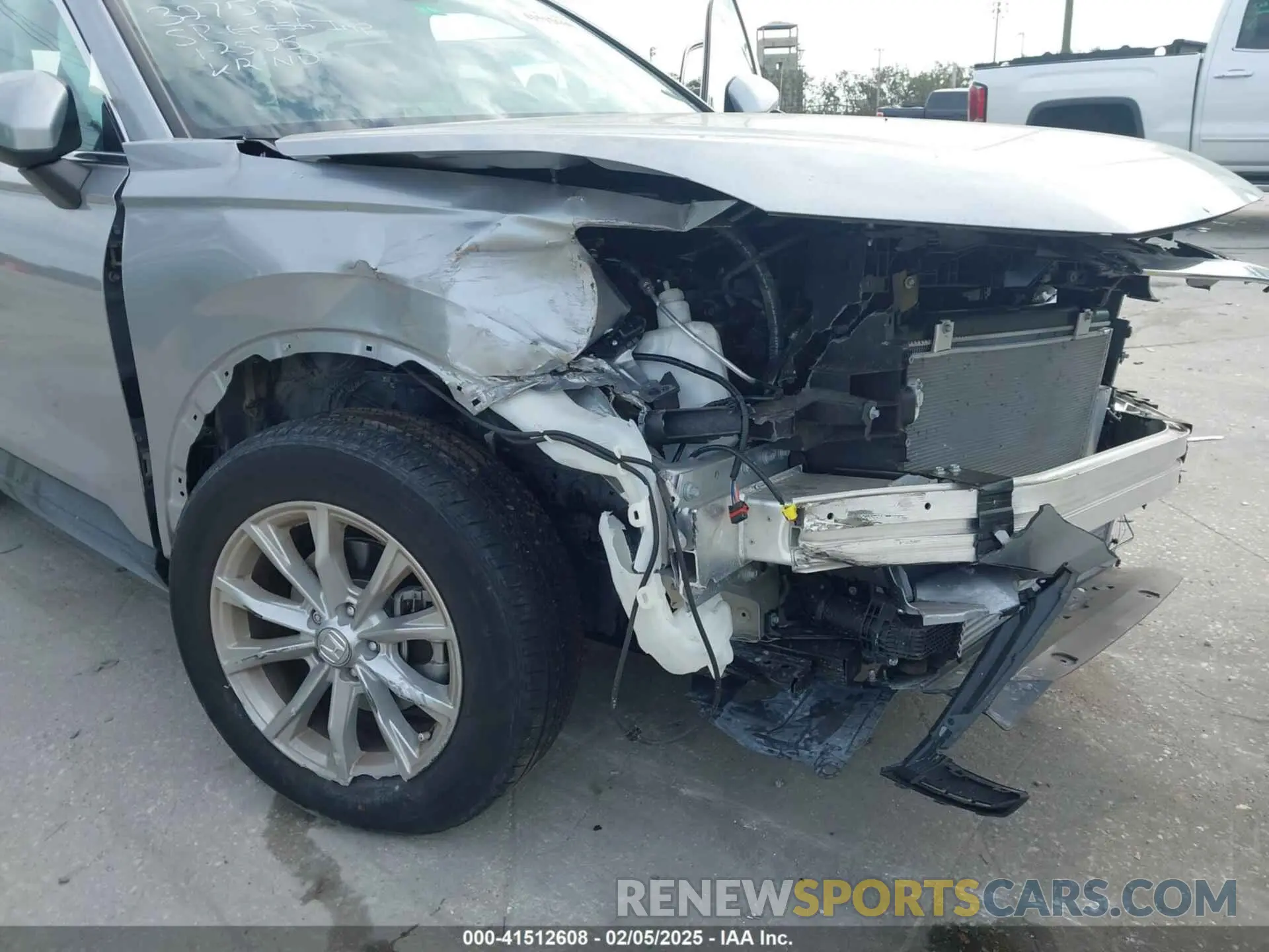 6 Photograph of a damaged car 2HKRS4H41PH404227 HONDA CR-V 2023