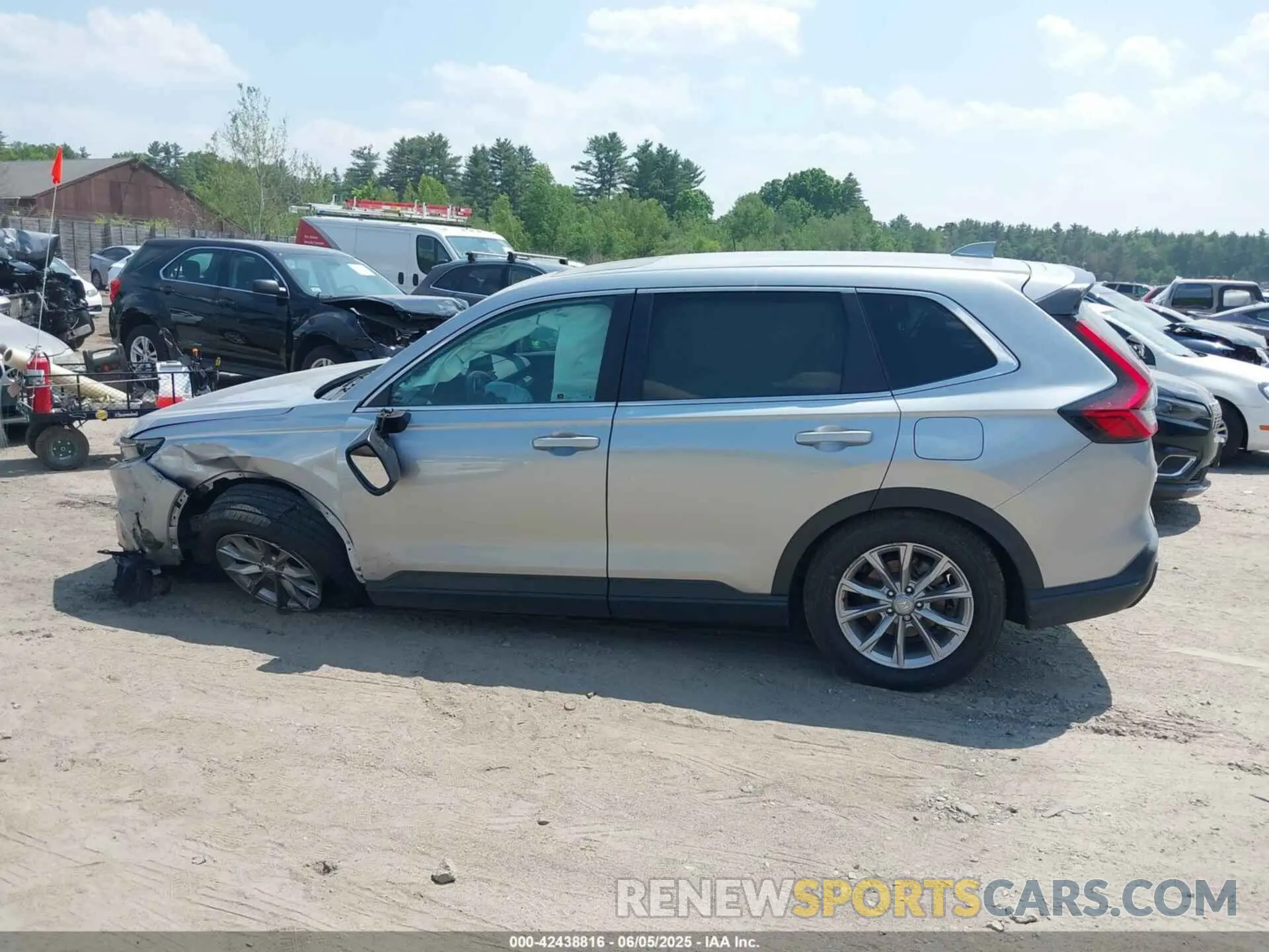13 Photograph of a damaged car 2HKRS4H41PH423666 HONDA CR-V 2023