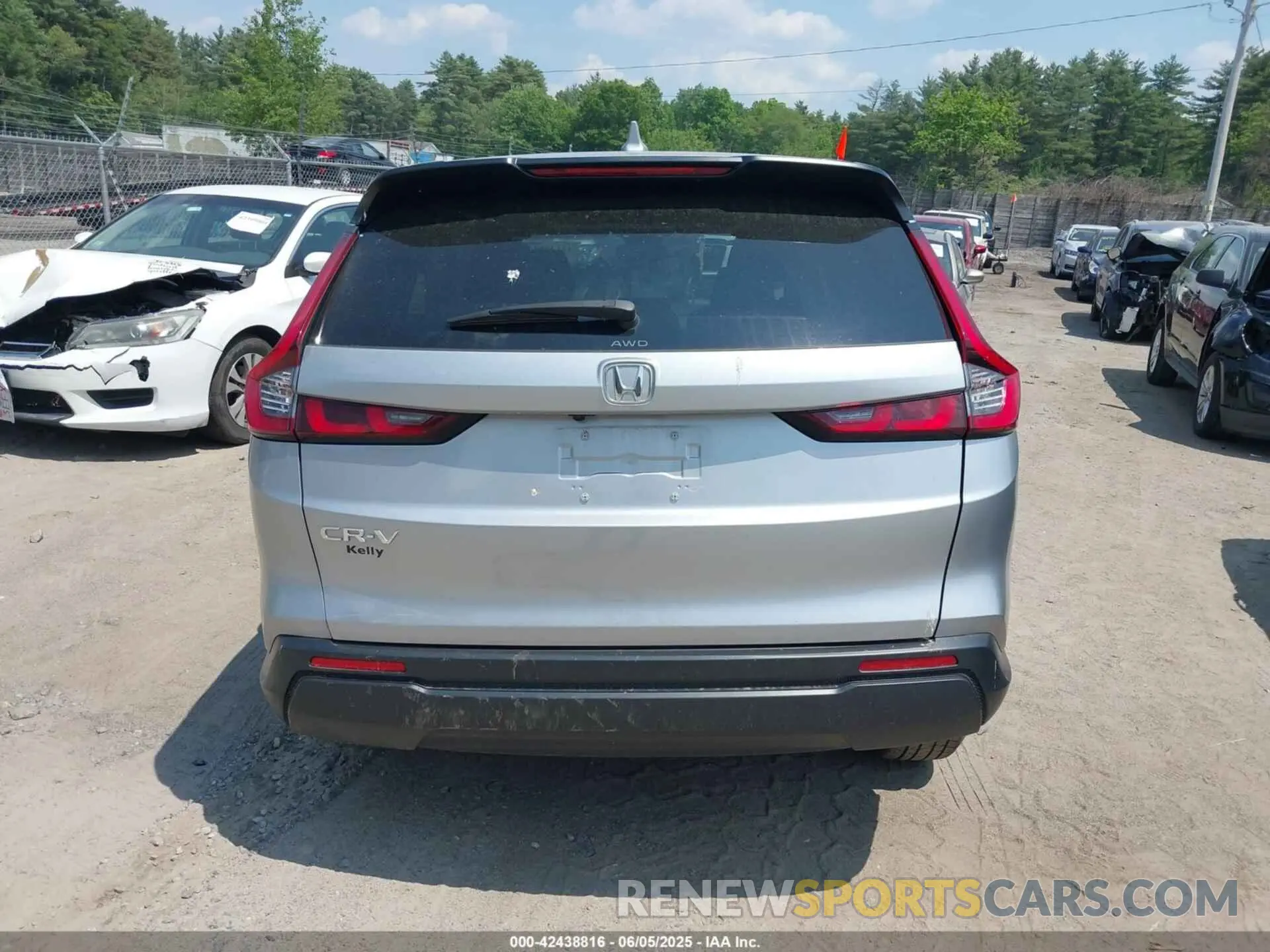 15 Photograph of a damaged car 2HKRS4H41PH423666 HONDA CR-V 2023